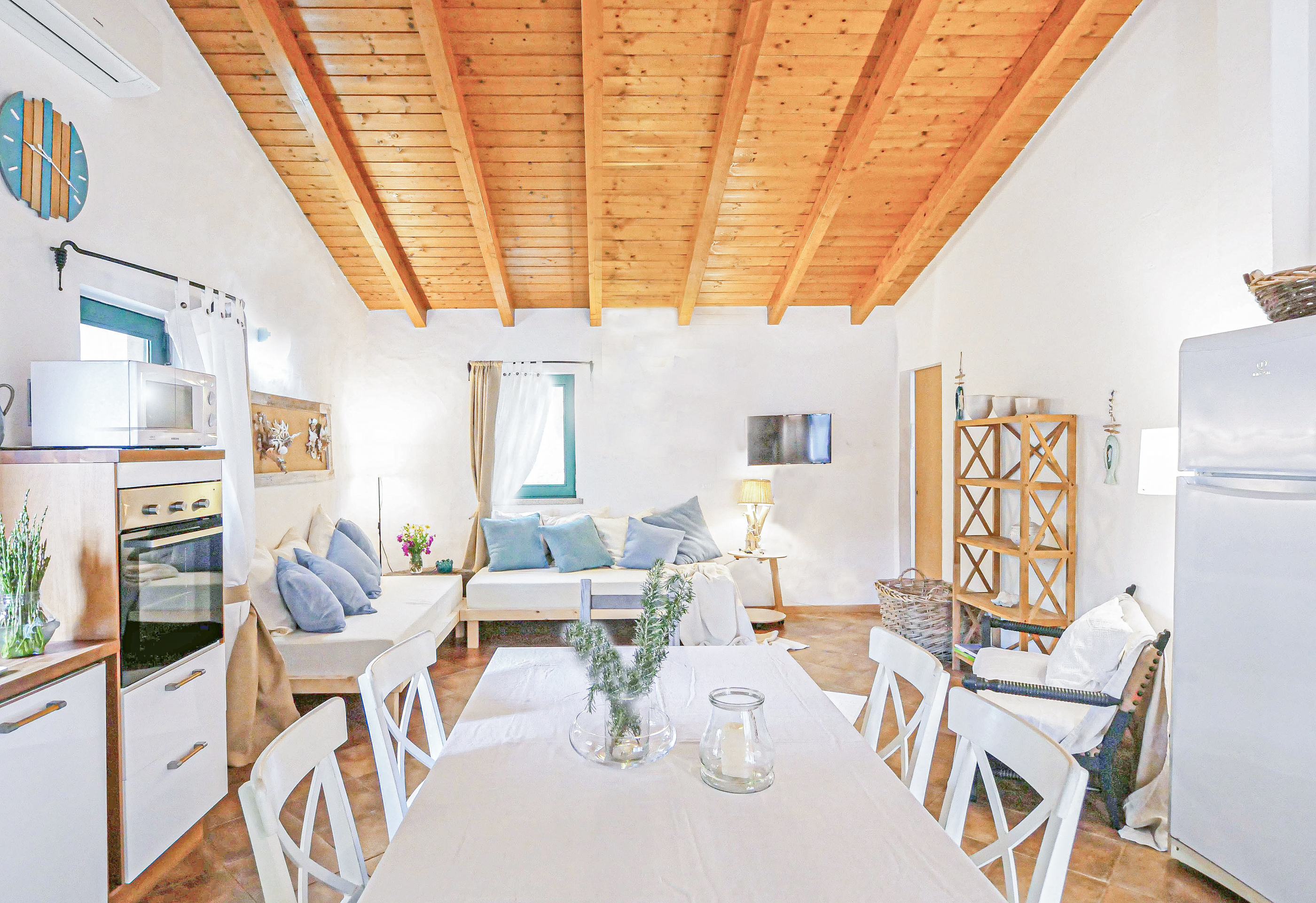 Villa Ginepro San Pantaleo Sardinia North: Charming 2-Bedroom Cottage with Pool and Hot Tub, Sardinia North