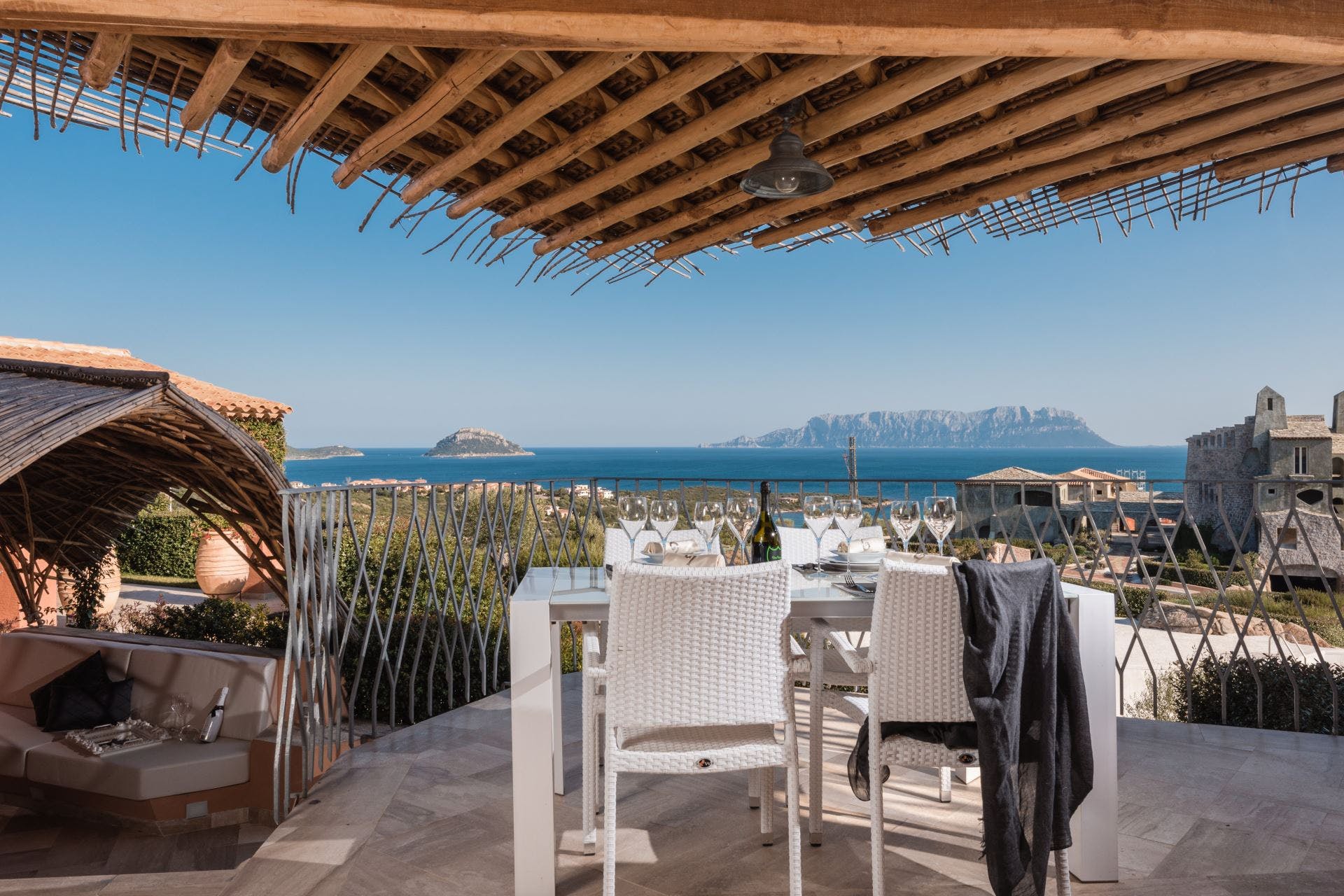 Villa Ginepro Sardegna: Spacious 5-Bedroom Apartment with Shared Pool, Sardinia