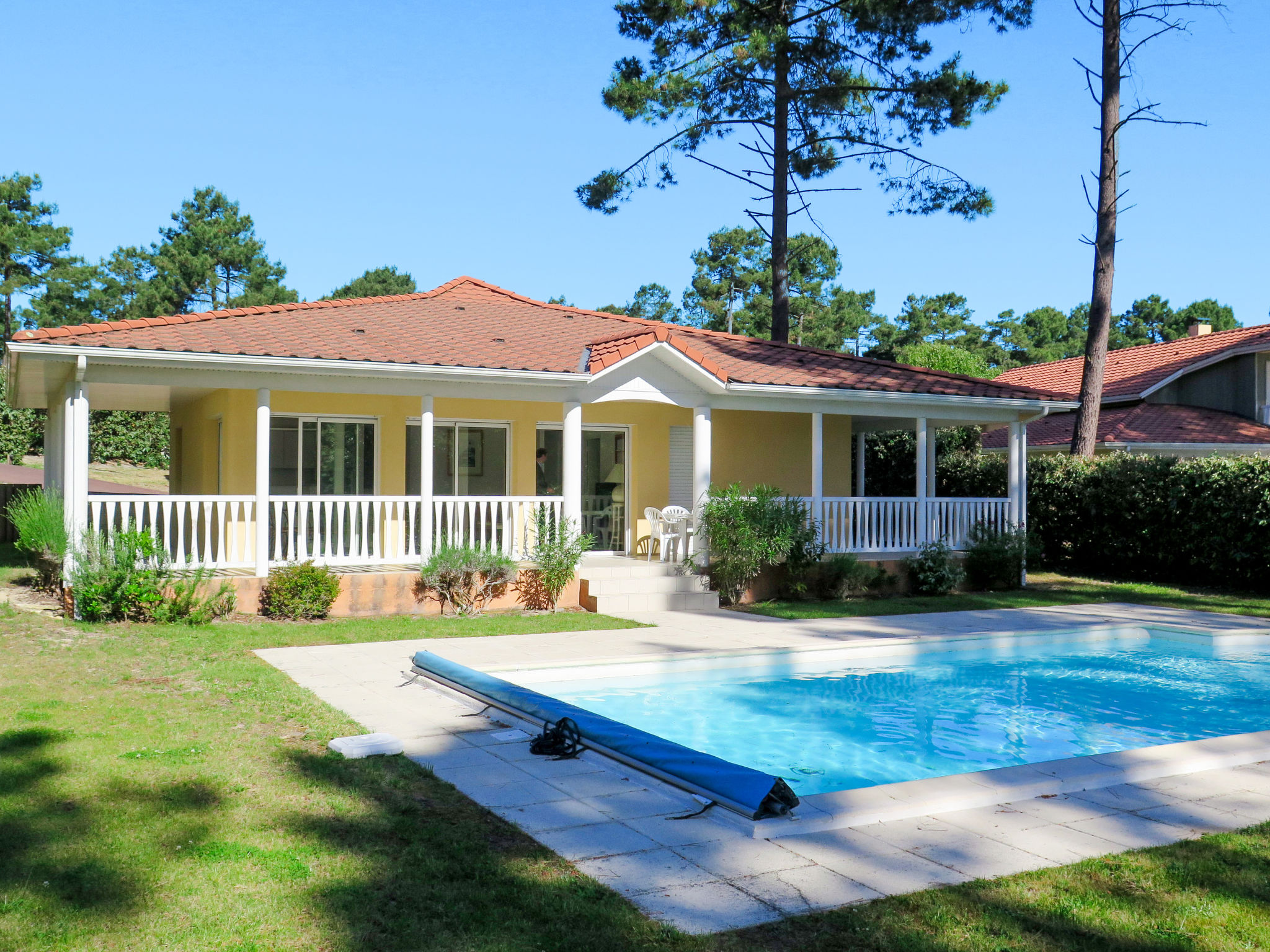 Villa Girondine Lacanau: Modern 3-Bedroom Holiday Villa with Private Pool Near Golf Course in Bordeaux Atlantic Coast