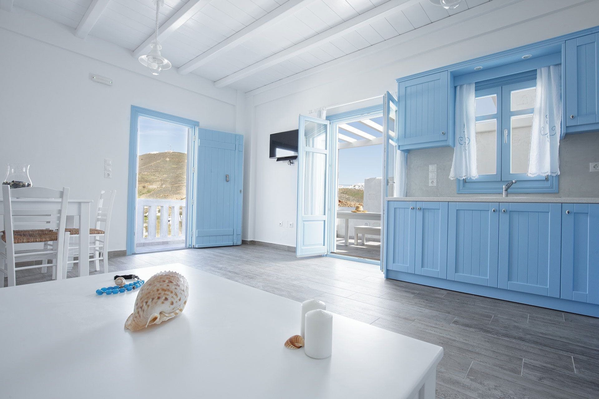 Villa Karydia Kalymnos: Charming 3-Bedroom Apartment with Hot Tub and Sea Views, Kalymnos