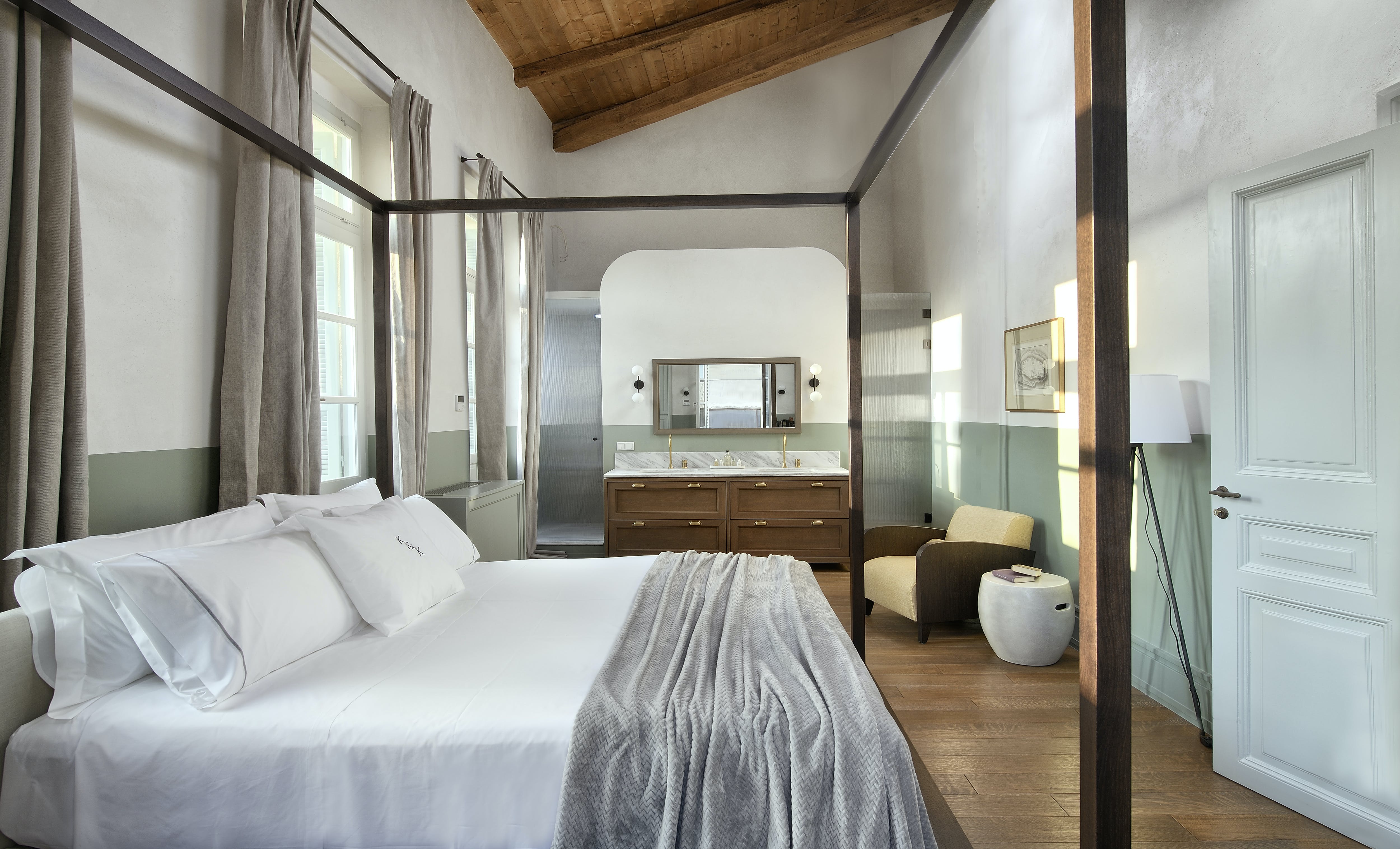 Villa Karydion Monastiraki: Stylish 2-Bedroom Apartment with Hot Tub in Central Athens