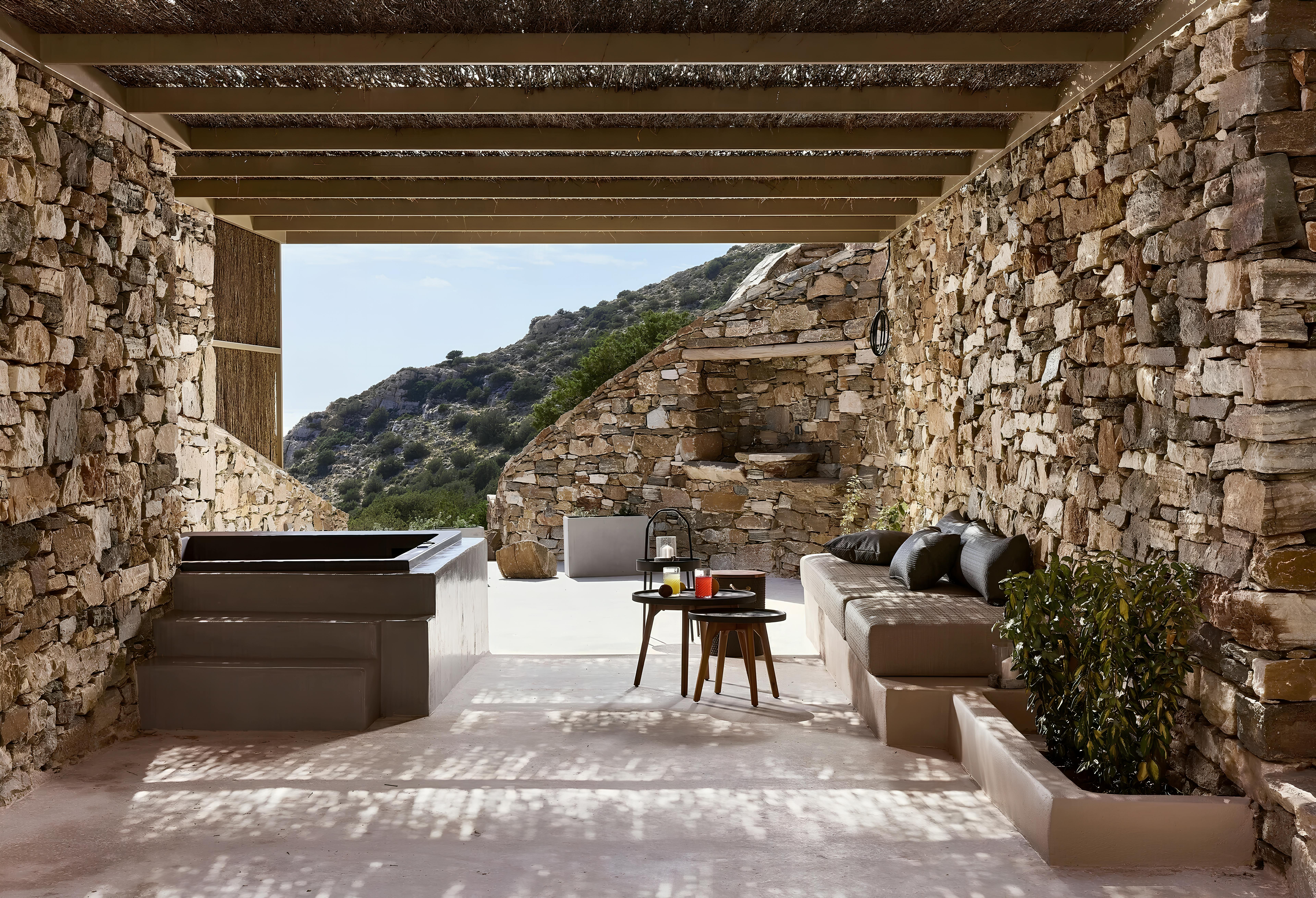 Villa Kastro Kamares: Luxury 2-Bedroom Villa with Seaview and Jacuzzi, Sifnos