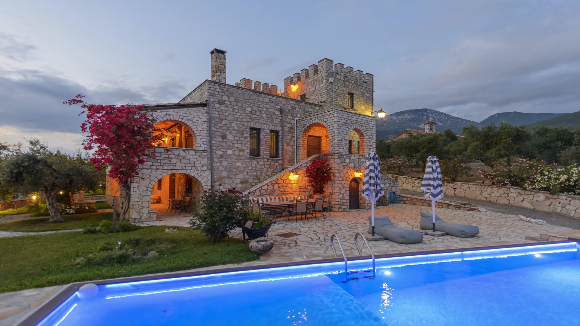 Villa Kastro Messenia: Charming 3-Bedroom Apartment with Pool and Sea View, Messenia