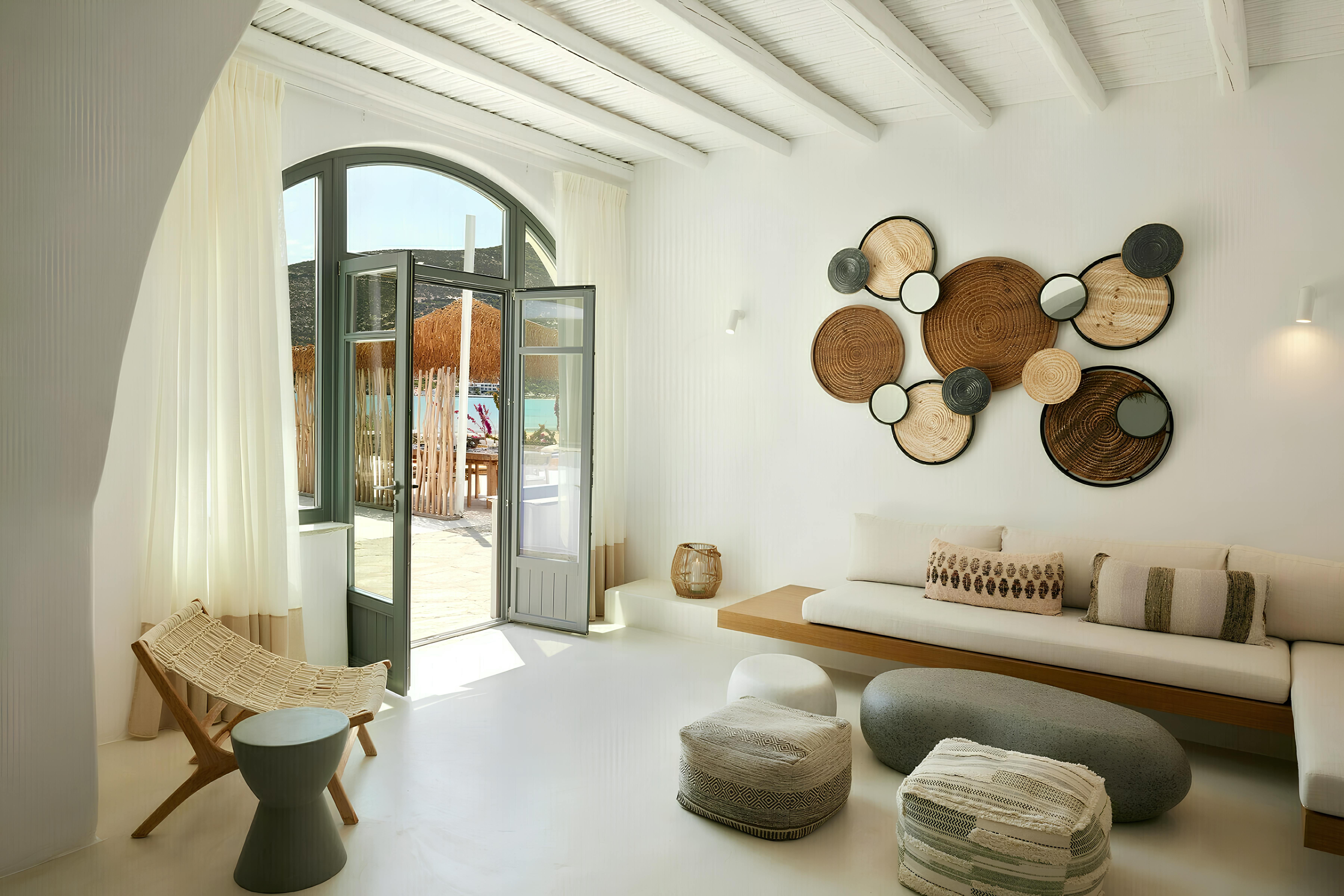 Villa Kestros Milos: Luxury 3-Bedroom Villa with Sea Views and Beach Nearby, Milos