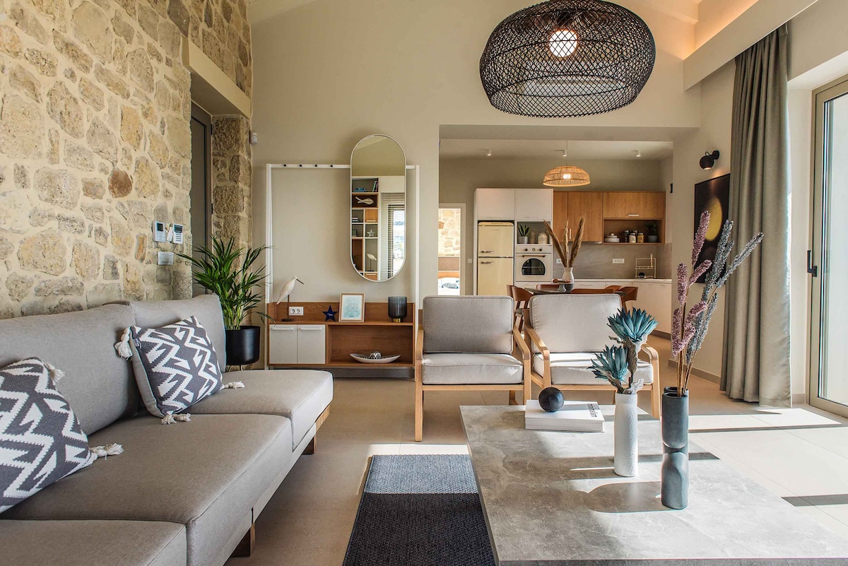 Villa Kissamos Meltemi: Spacious 7-Bedroom Apartment with Sea Views, Kissamos