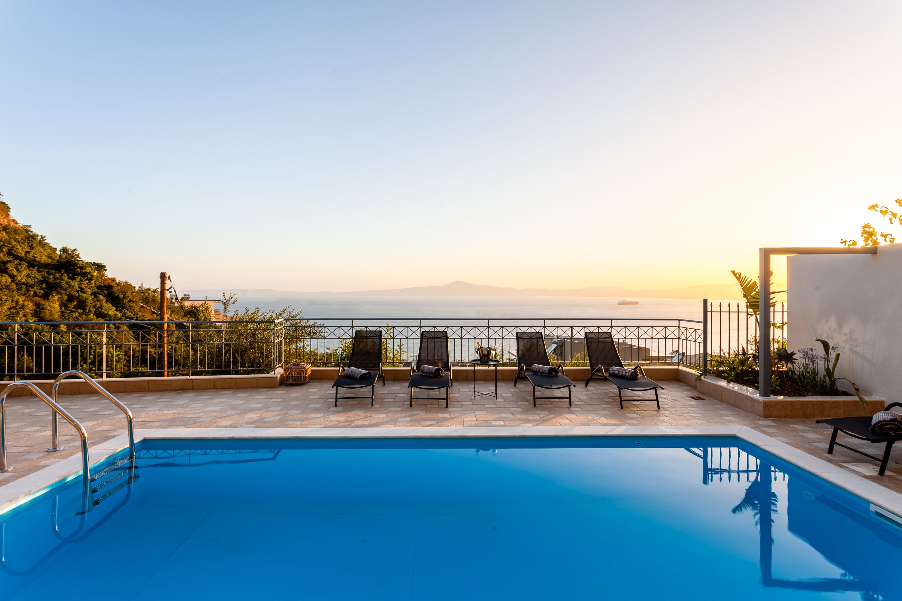 Villa Kitrinos Verga: Luxury 4-Bedroom Apartment with Private Pool and Sea Views, Messenia