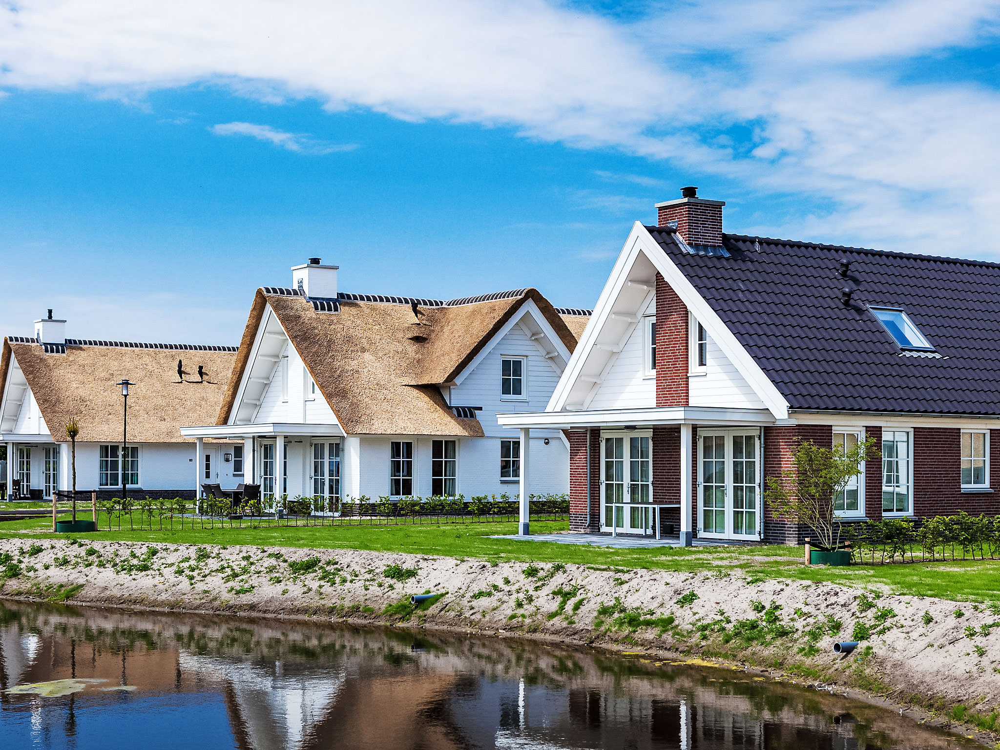 Villa Koningin Noordwijk: Stunning 3-Bedroom Modern Villa with Garden Terrace and Beach Access in Dutch Coast Resort
