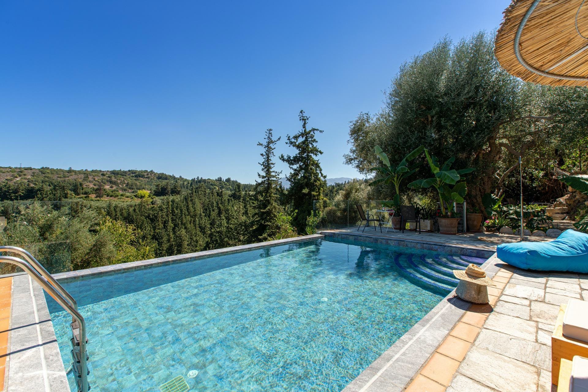 Villa Kourtaliotis Kokkino Chorio: Luxury 3-Bedroom Villa with Private Pool and Air Conditioning, Kokkino Chorio