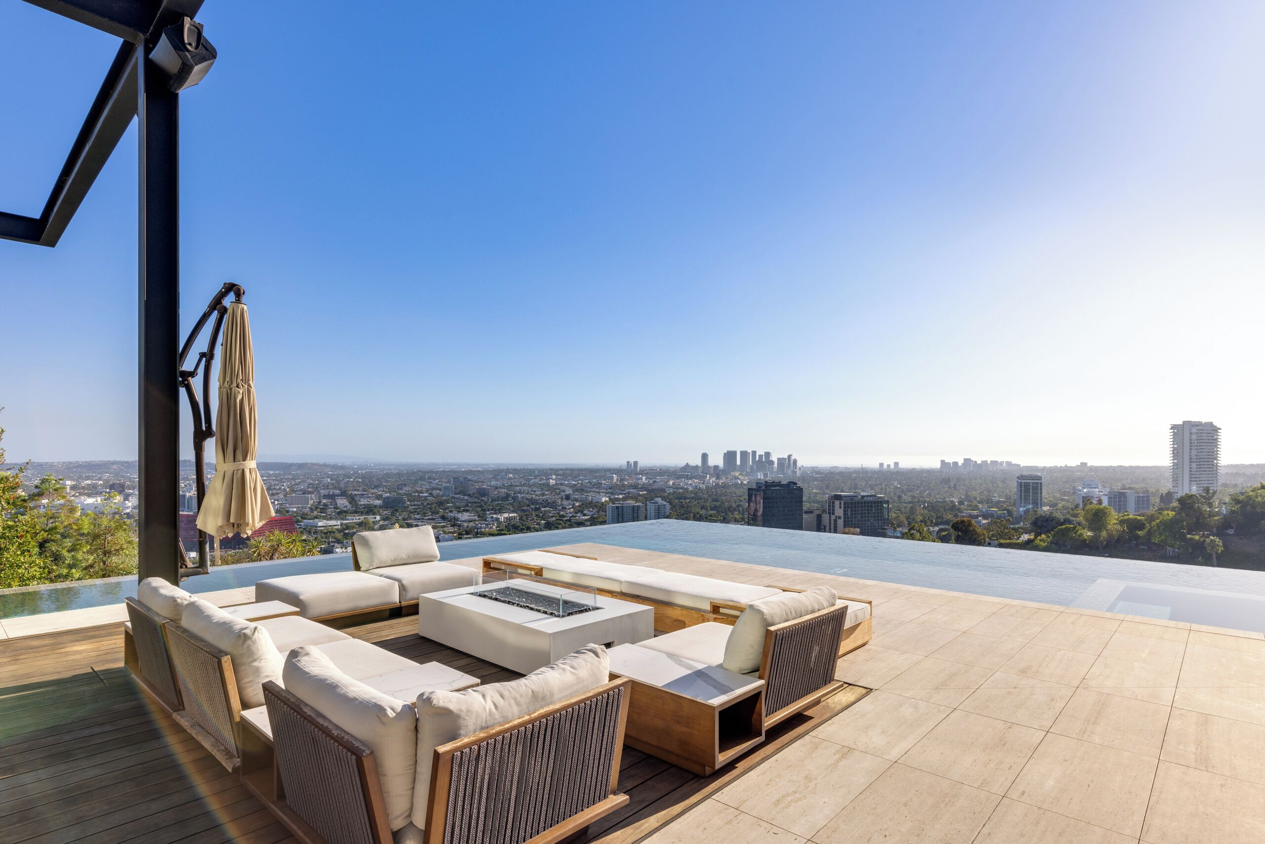 Villa Laurel WestHollywood: Luxury 6-Bedroom Villa with Infinity Pool, West Hollywood