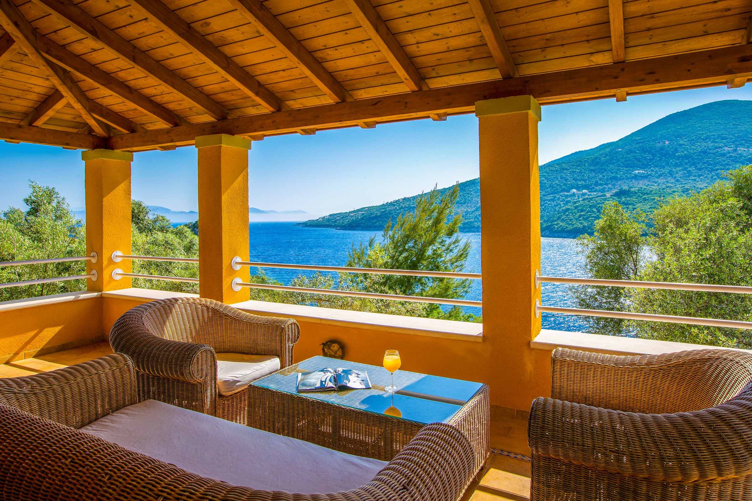 Villa Lefkada Meltemi: Elegant 3-Bedroom Apartment with Infinity Pool, Lefkada