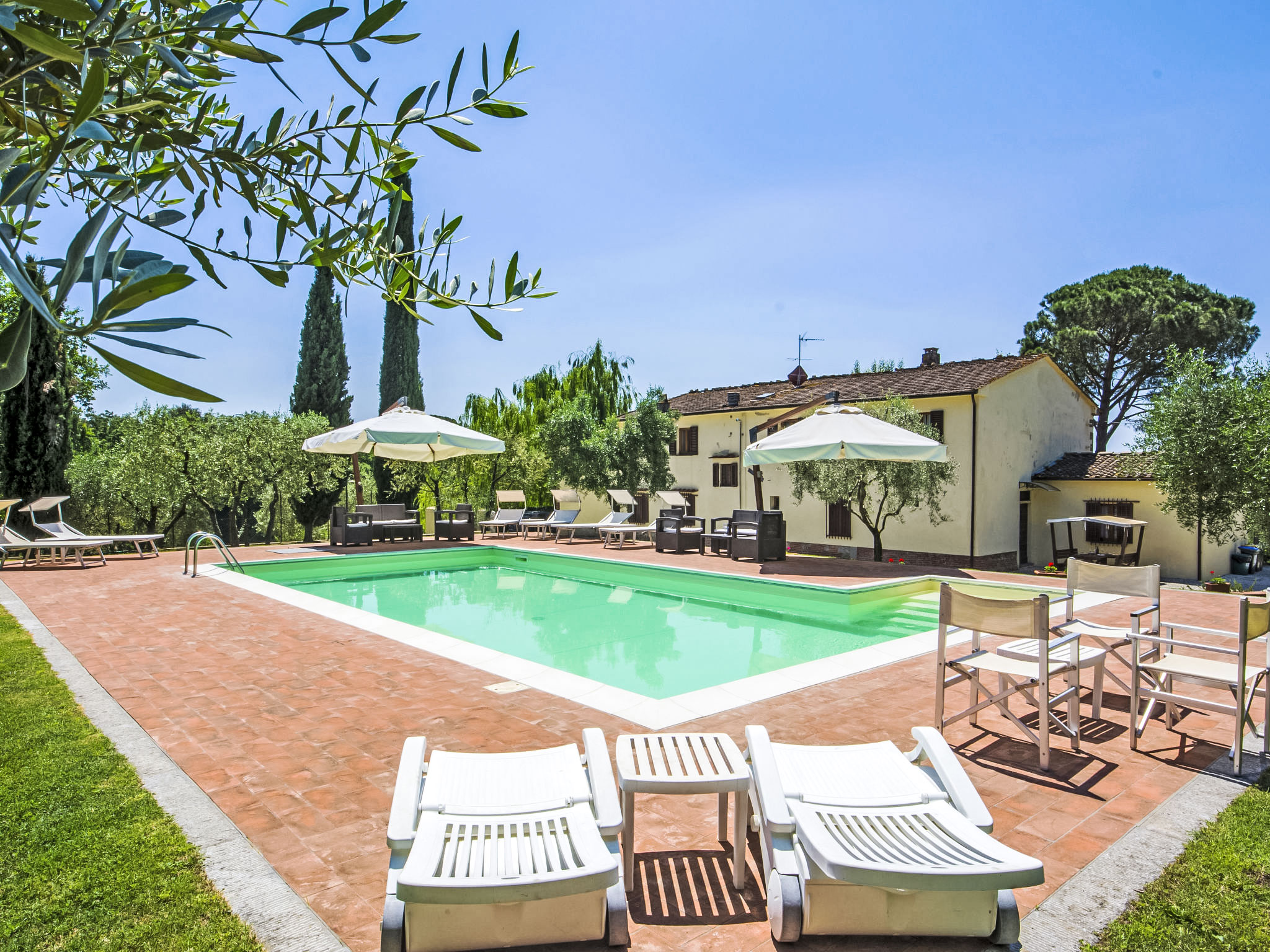 Villa Leonardiana Vinci: Spectacular 9-Bedroom Tuscan Estate with Private Pool and Spacious Grounds in Historic Vinci