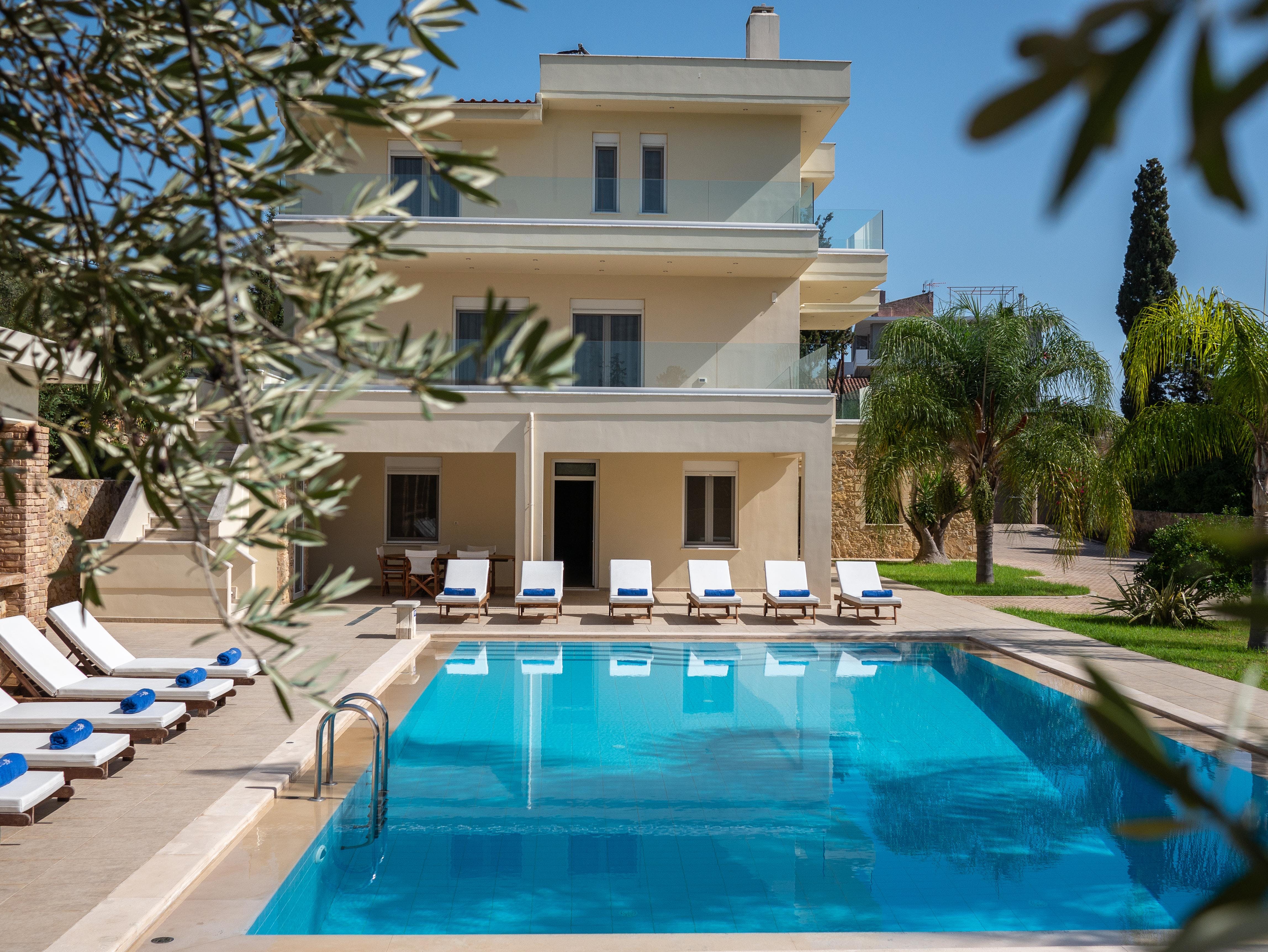 Villa Levante Chania: Spacious 7-Bedroom Luxury Apartment with Pool and Sea Views, Chania