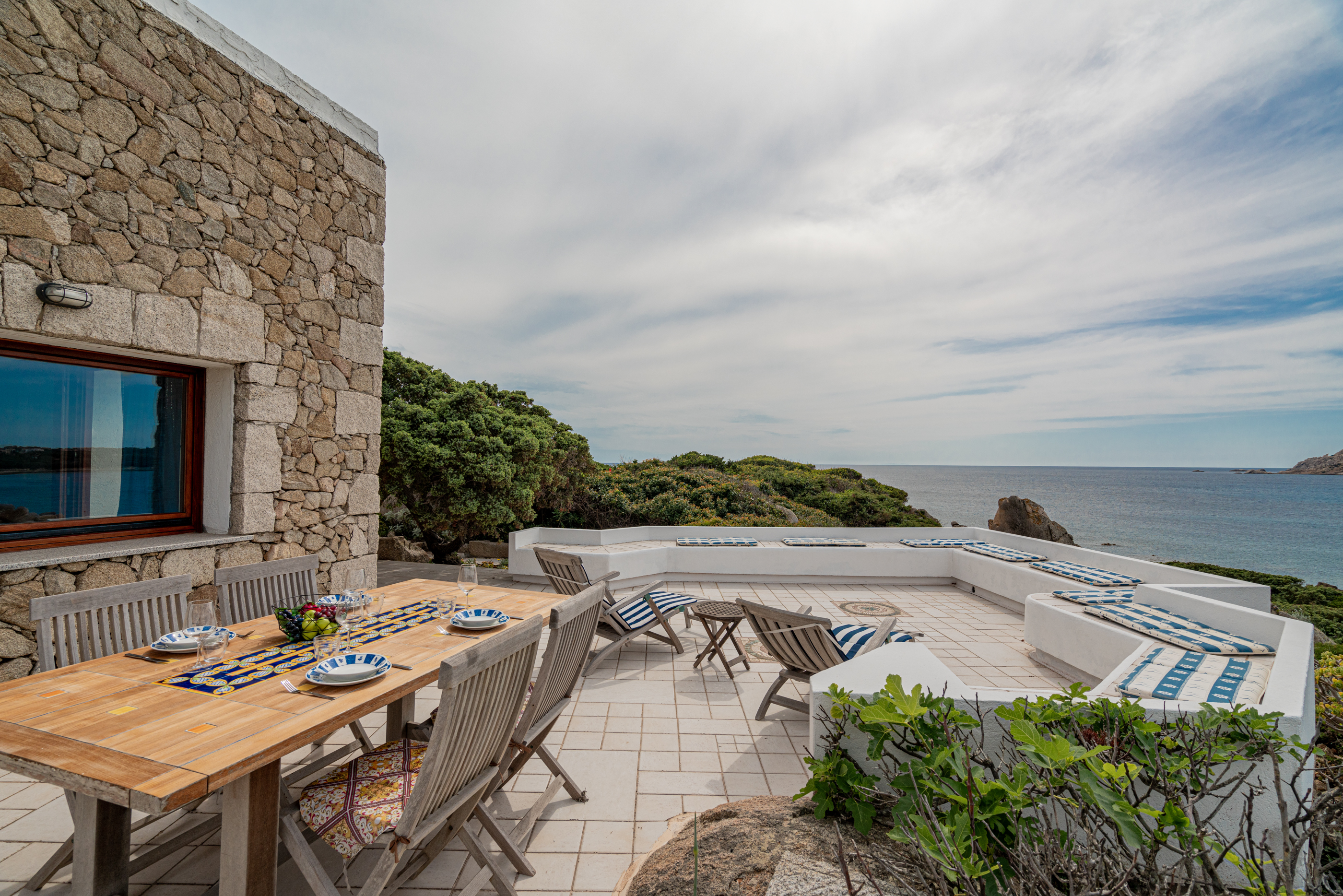 Villa Li Junchi Santa Teresa: Luxury 4-Bedroom Villa with Sea Views and Beach Access, Sardinia North