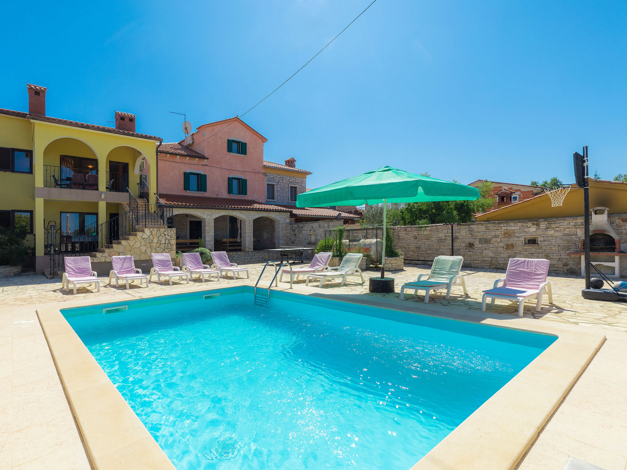 Villa Maestra Pula: Spacious 8-Bedroom Family Villa with Private Pool and Sauna in Historic Pula Croatia
