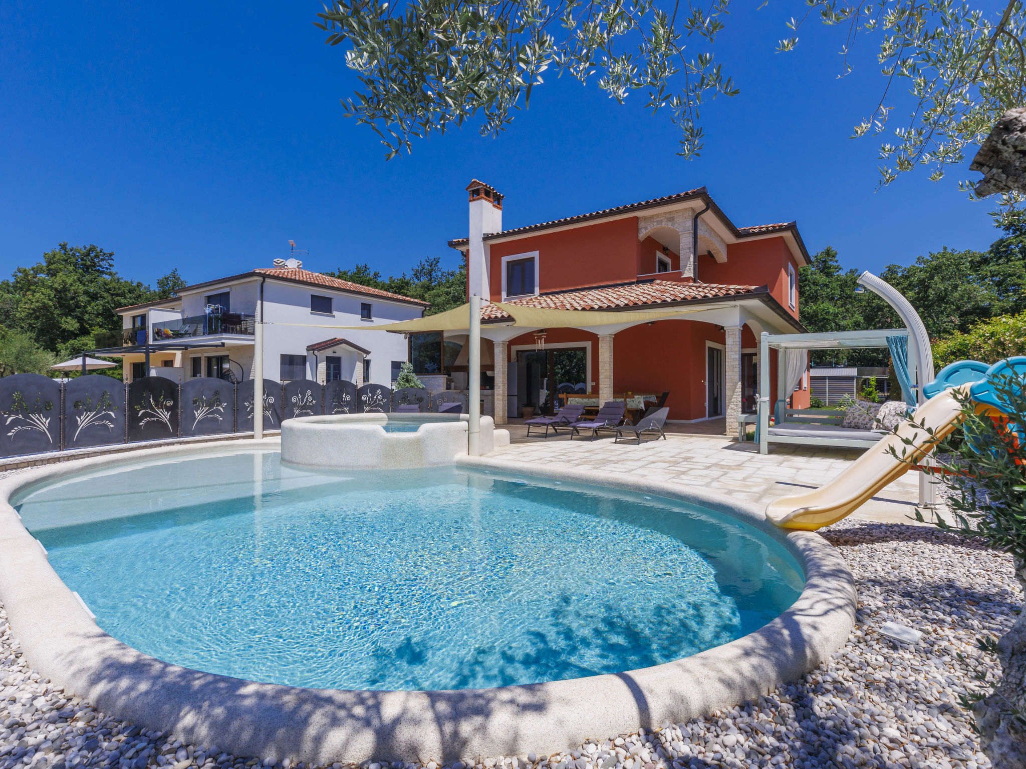 Villa Maestral Novigrad: Stunning 4-Bedroom Family Villa with Heated Pool Near Beautiful Istrian Coast