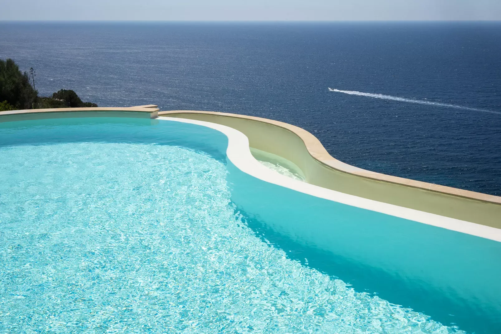 Villa Maestrale Clear View: Luxury 5-Bedroom Villa with Infinity Pool and Sea Views, Sardinia