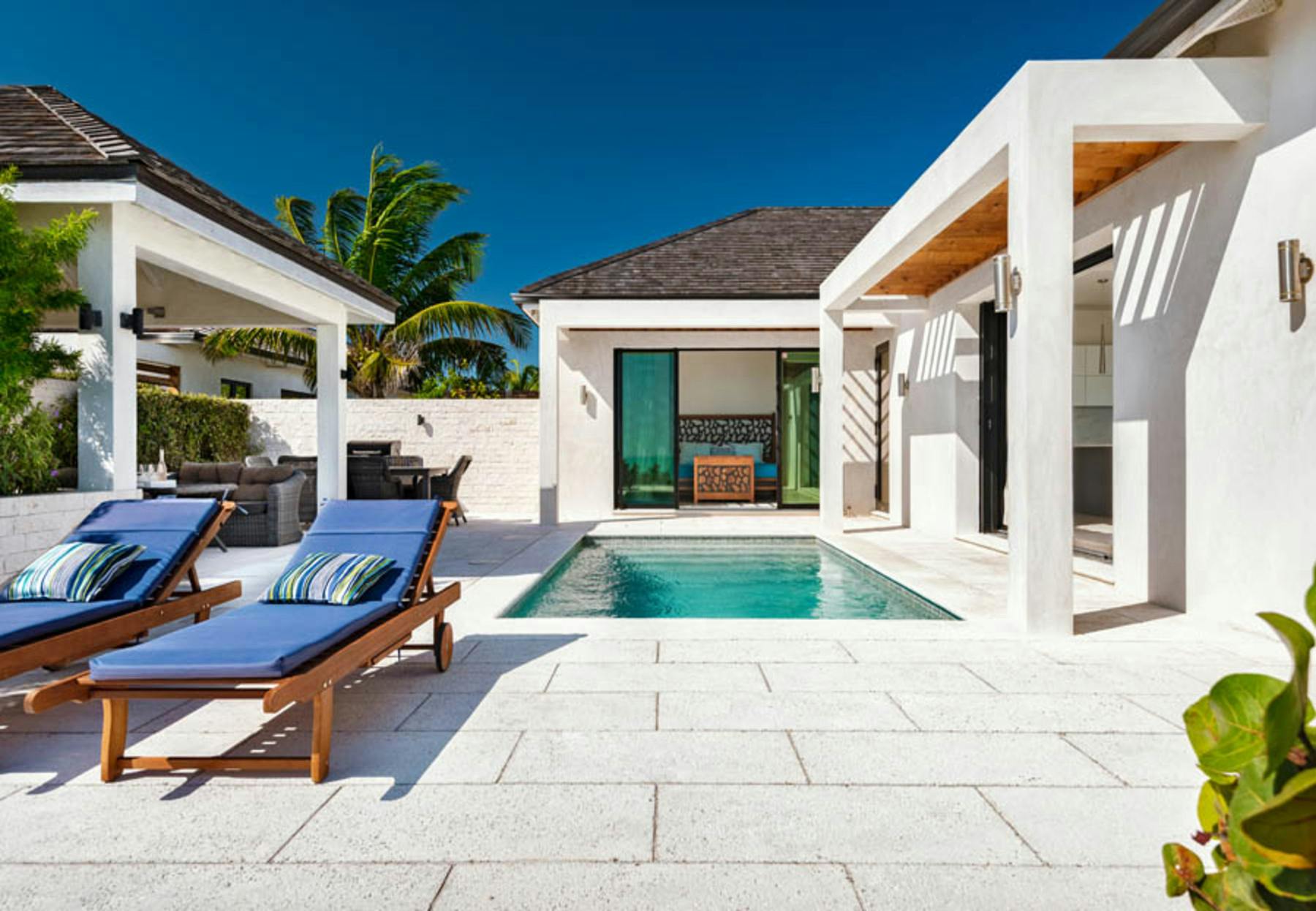 Villa Mahogany Providenciales Turks and Caicos Islands: Luxury 6-Bedroom Apartment with Seaview and Pool, Turks and Caicos