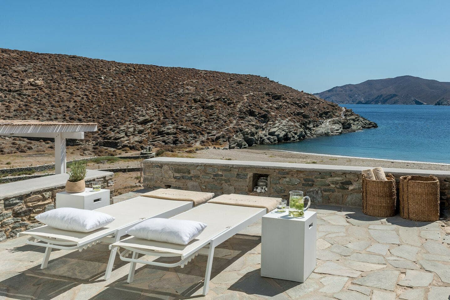 Villa Marnies Kythnos: Luxury 4-Bedroom Villa with Sea Views and Beachfront Location, Kythnos