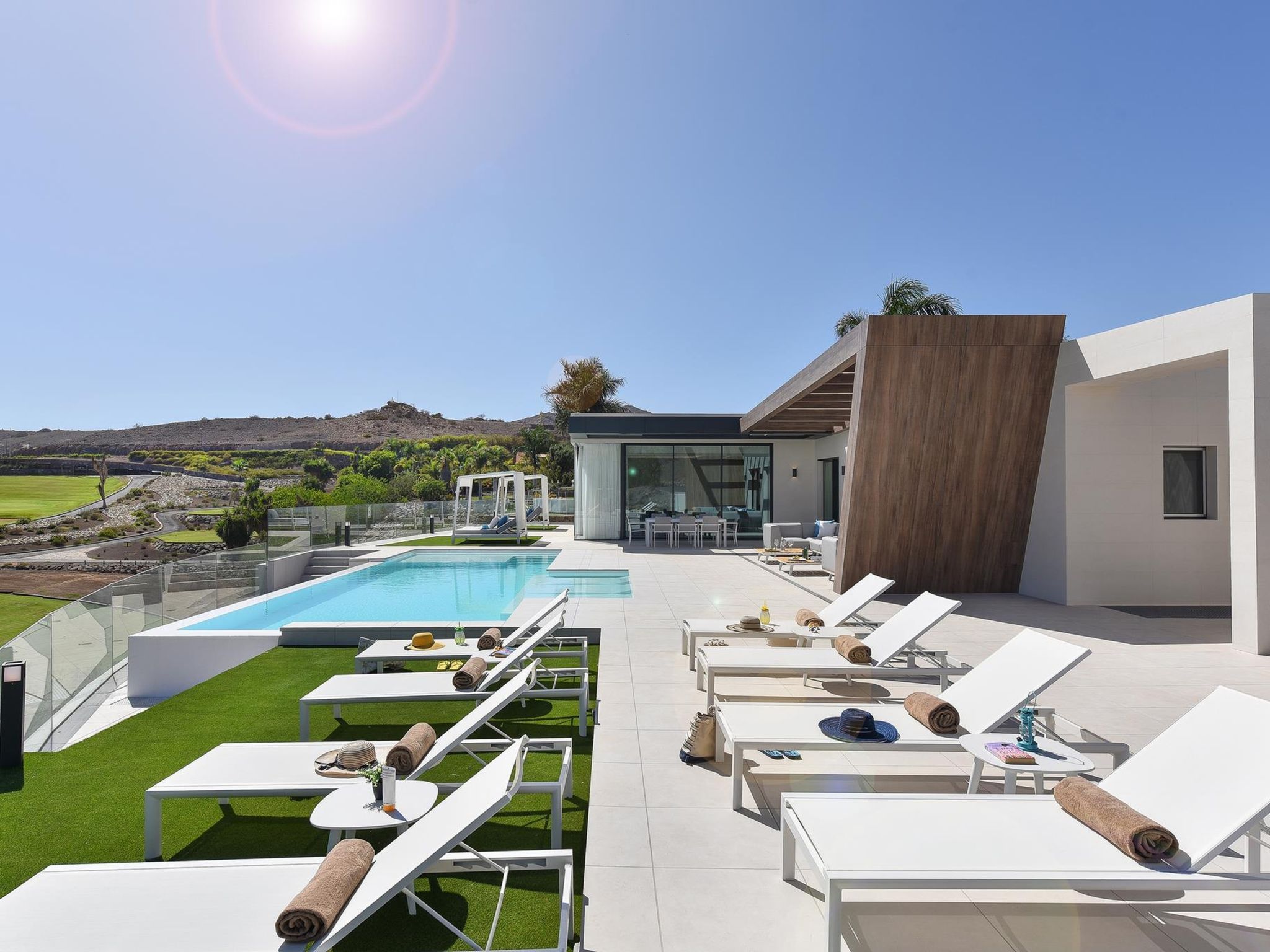 Villa Maspalomas Salobre: Stunning 5-Bedroom Contemporary Villa with Mountain Views and Private Pool in Gran Canaria Golf Resort
