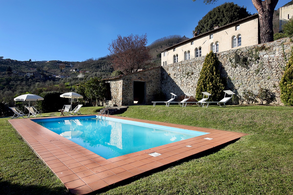 Villa Matraia Lucca: Luxury 6-Bedroom Villa with Swimming Pool, Lucca