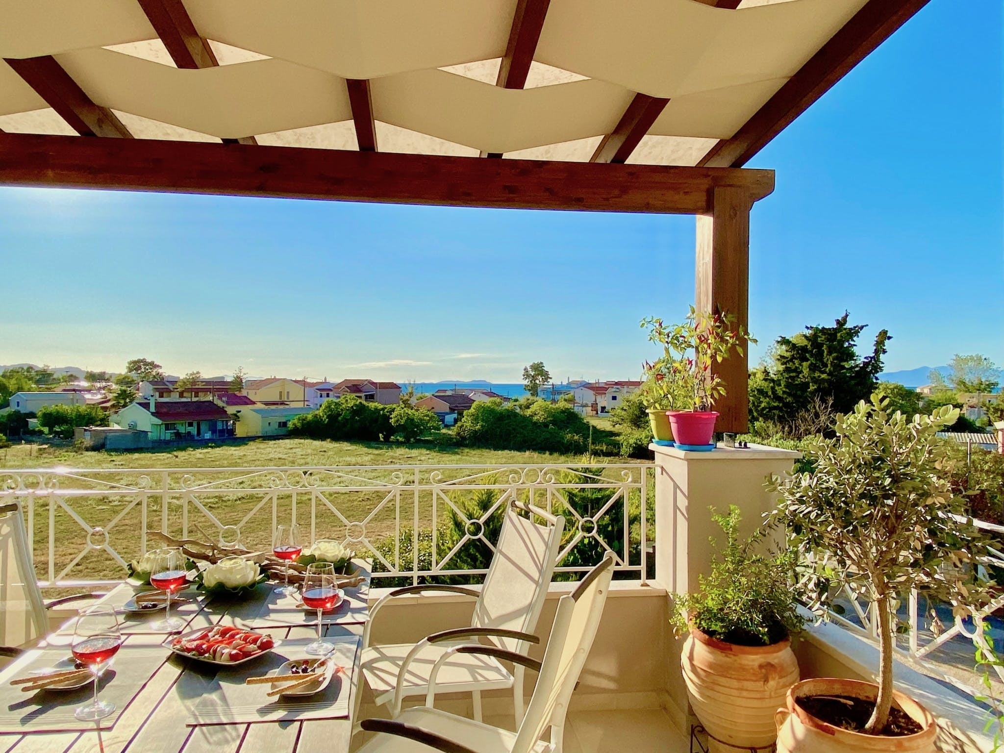 Villa Meltemi Acharavi: Spacious 4-Bedroom Apartment with Seaview and Pool, Acharavi