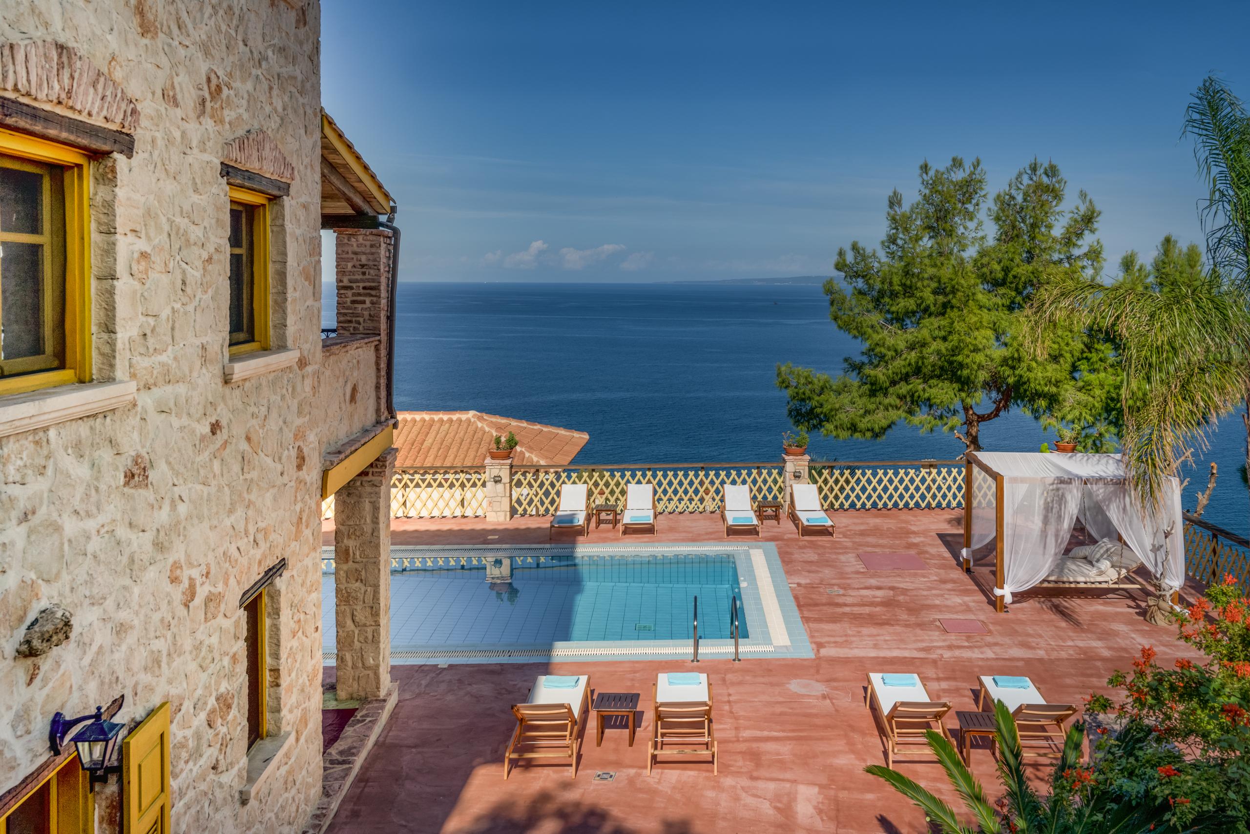 Villa Meltemi Argassi Argassi 2: Spacious 3-Bedroom Apartment with Stunning Seaviews, Argassi