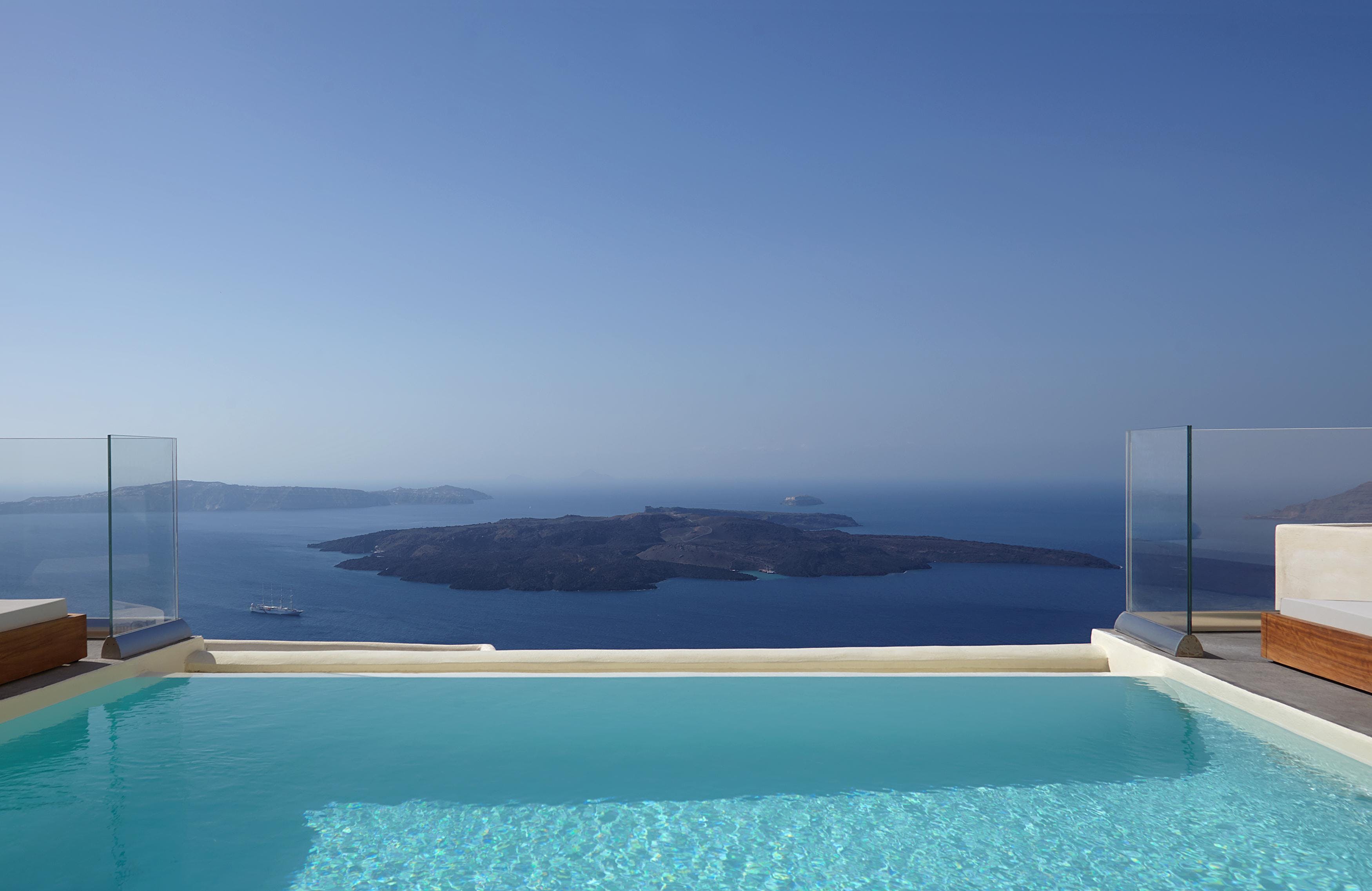 Villa Meltemi Firostefani Santorini: Luxury 2-Bedroom Apartment with Infinity Pool and Sea Views, Santorini