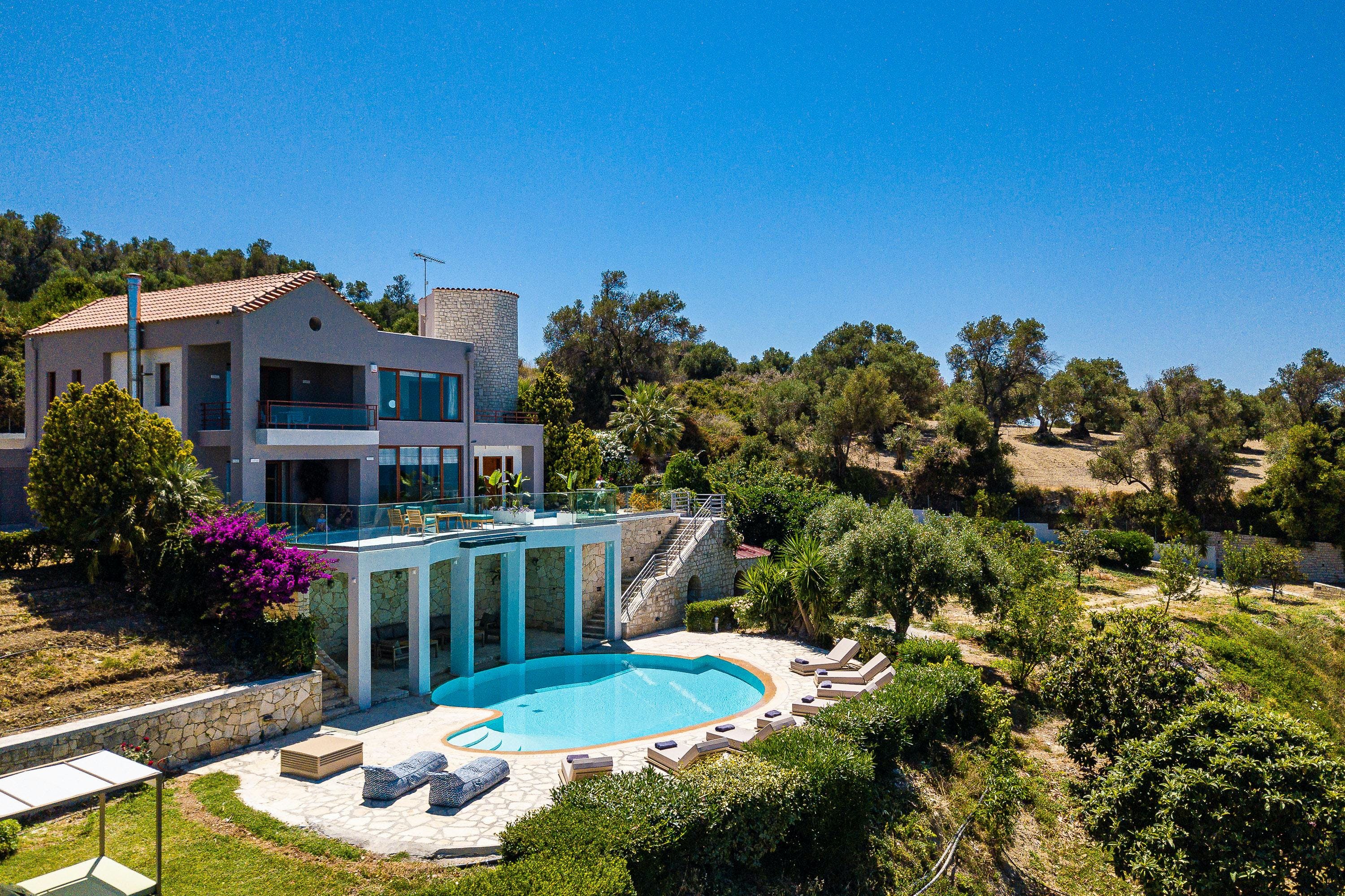 Villa Meltemi Giannoudi: Luxury 6-Bedroom Villa with Seaview and Pool, Rethymnon
