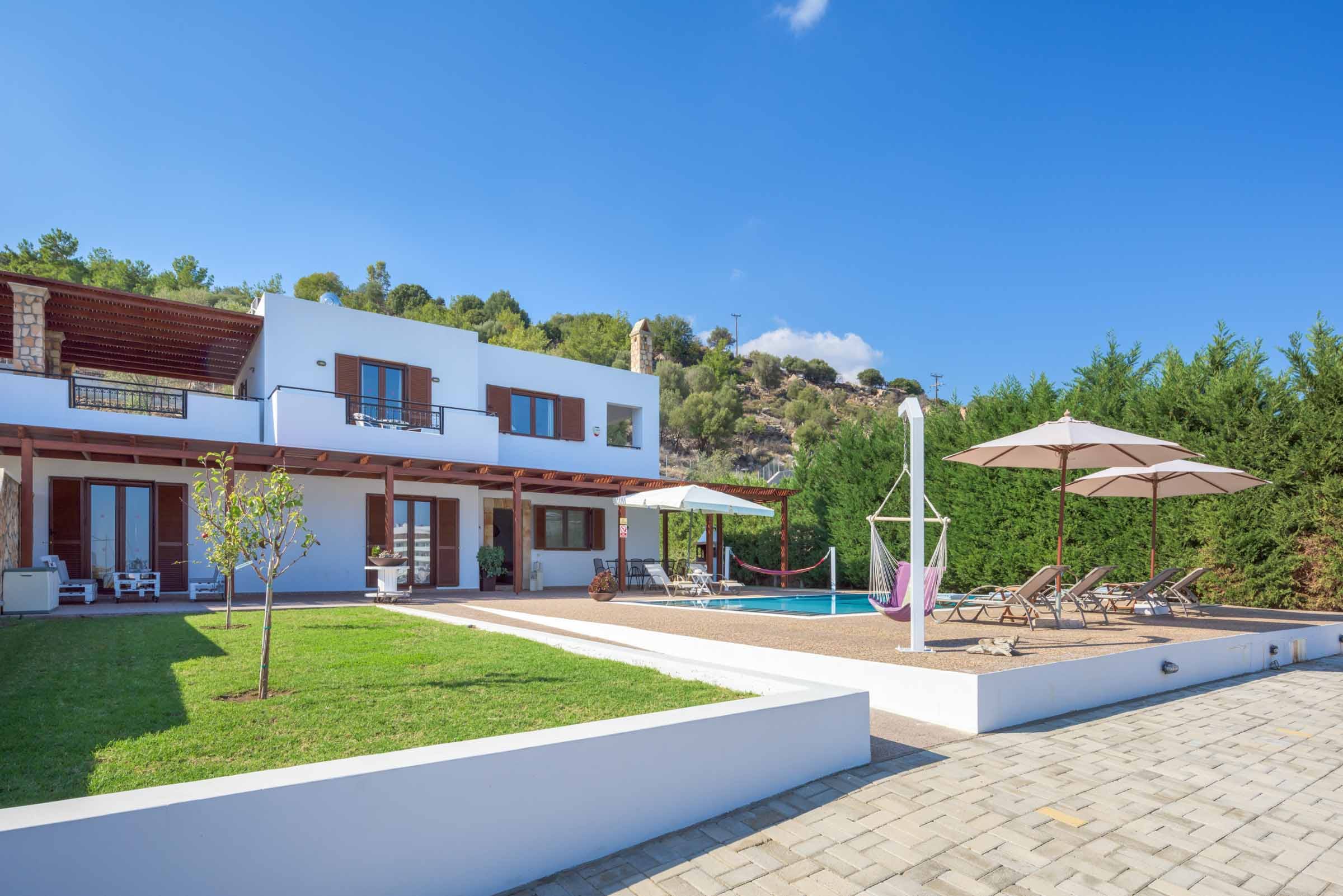 Villa Meltemi Kalathos: Elegant 3-Bedroom Apartment with Seaview and Pool, Kalathos