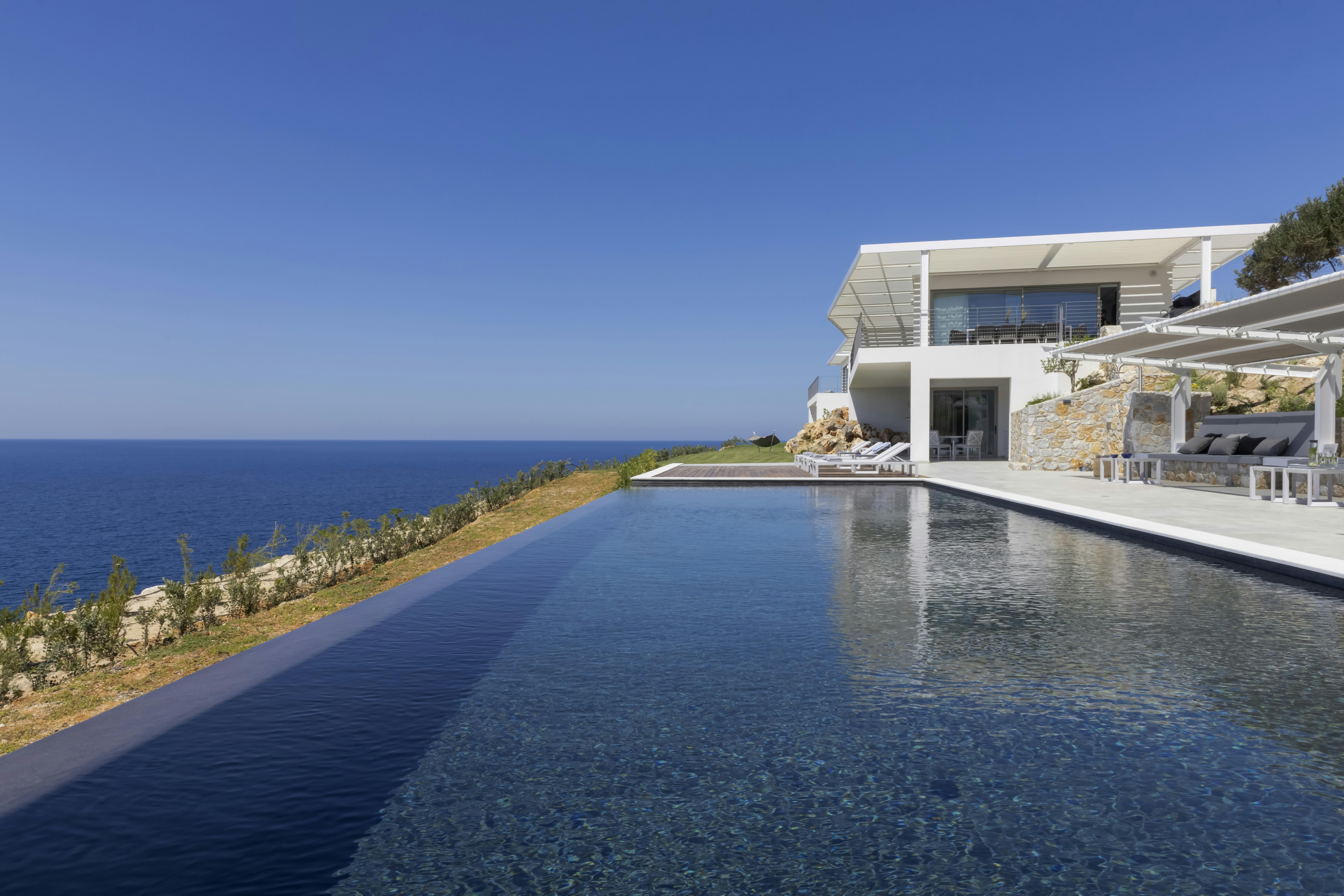 Villa Meltemi Kokkino Kokkino Chorio 3: Luxury 5-Bedroom Villa with Infinity Pool and Sea Views, Kokkino Chorio