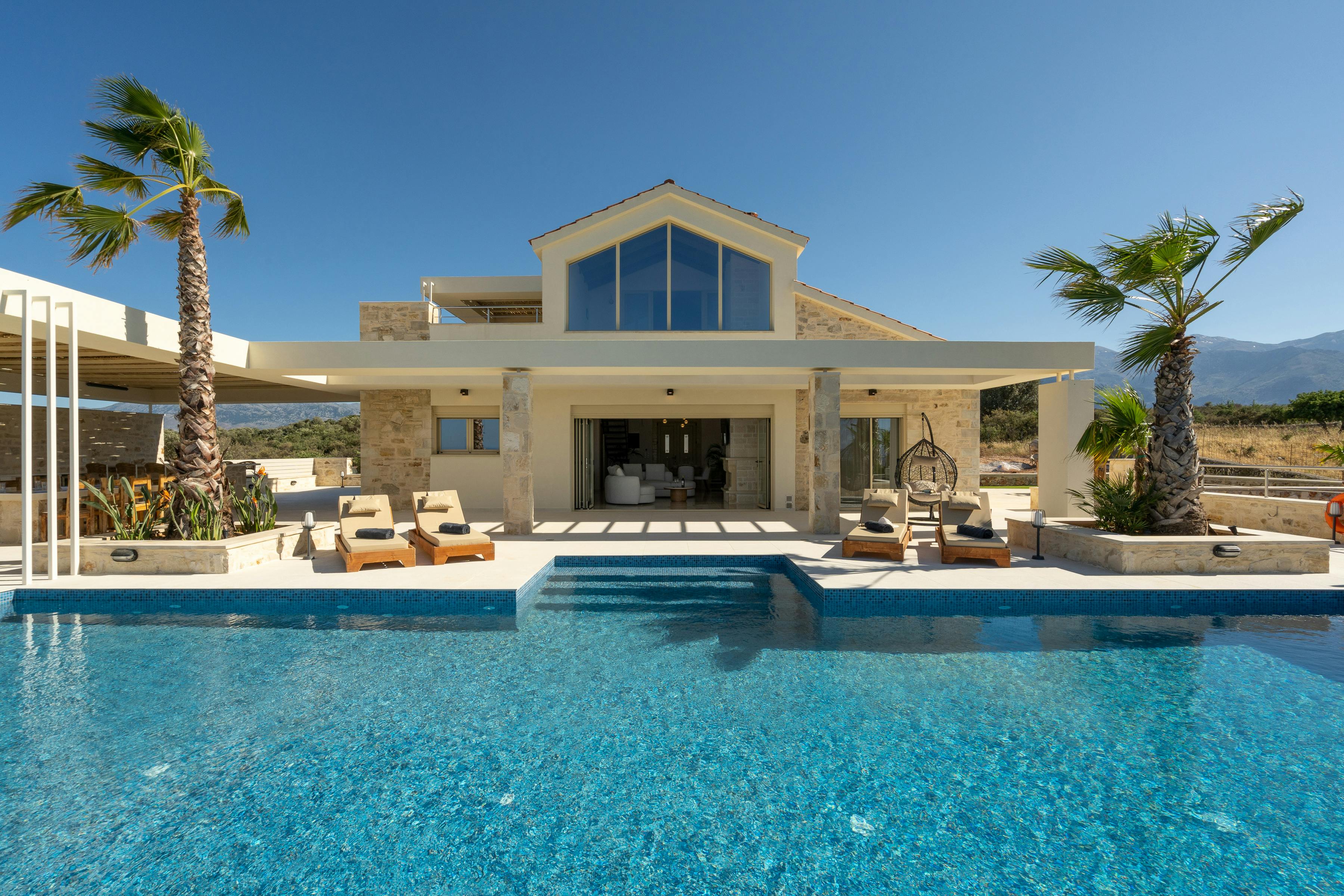 Villa Meltemi Kokkino Kokkino Chorio: Luxury 4-Bedroom Villa with Sea Views and Pool, Kokkino Chorio