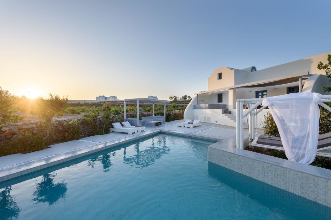 Villa Meltemi Megalochori: Elegant 4-Bedroom Apartment with Seaview and Pool, Santorini