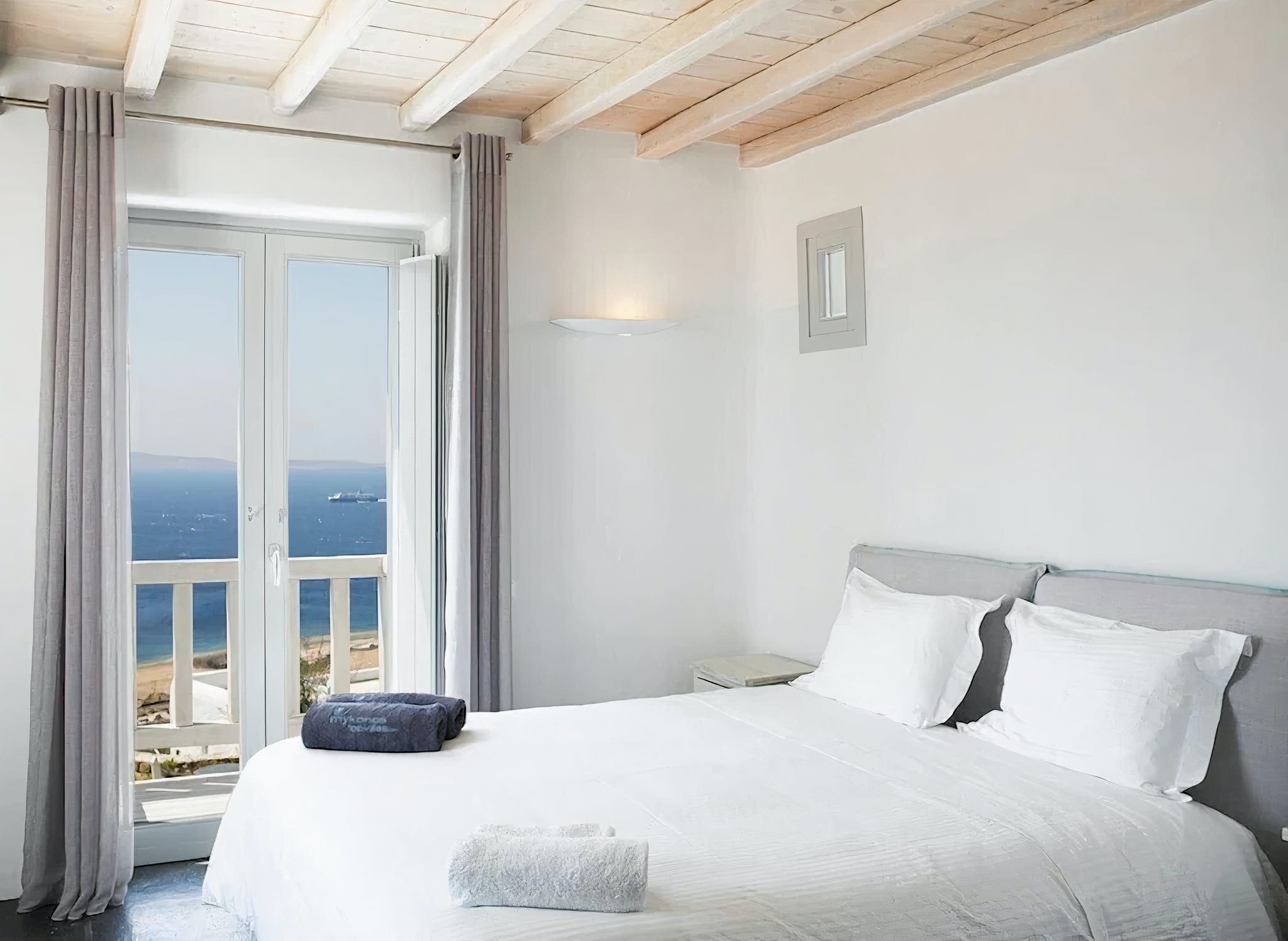 Villa Meltemi Mykonos Faros Armenistis 8: Luxury 3-Bedroom Apartment with Seaview and Pool, Mykonos