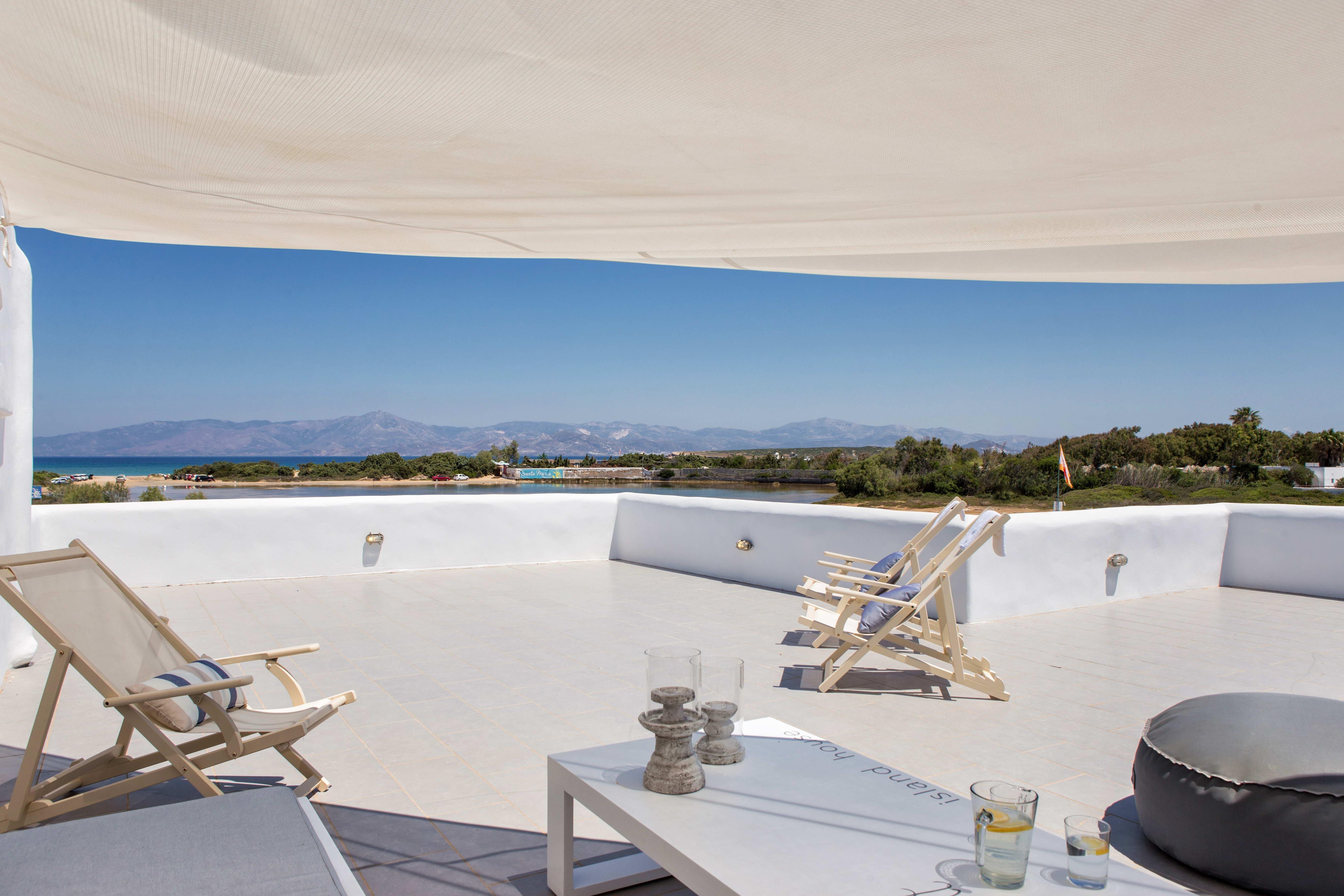 Villa Meltemi Paros Paros 75: Luxury 4-Bedroom Apartment with Seaview and Pool, Paros
