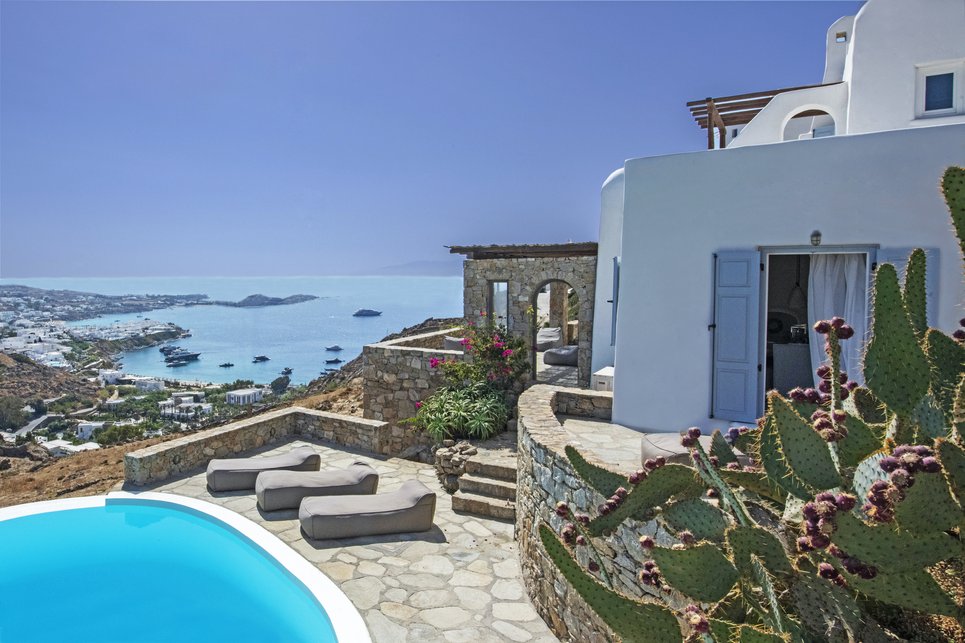 Villa Meltemi Psarou Psarou 2: Luxurious 4-Bedroom Apartment with Infinity Pool, Mykonos