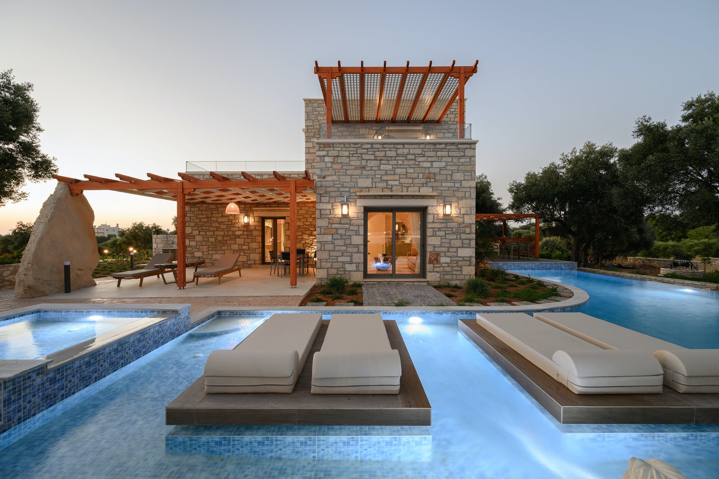 Villa Meltemi Rethymno: Stylish 2-Bedroom Luxury Apartment with Pool and Seaview, Rethymno