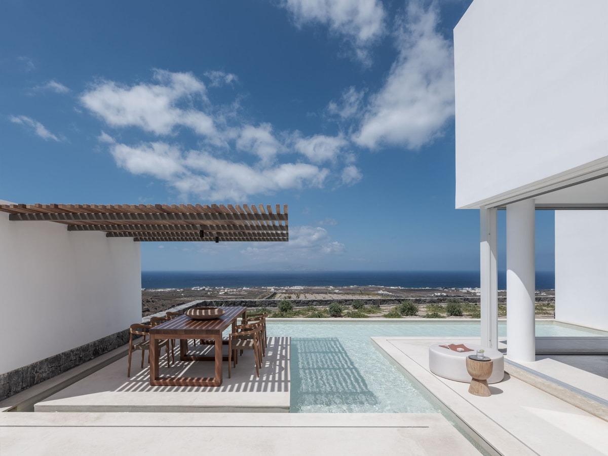 Villa Meltemi Santorini: Spacious 5-Bedroom Apartment with Infinity Pool and Sea Views, Santorini