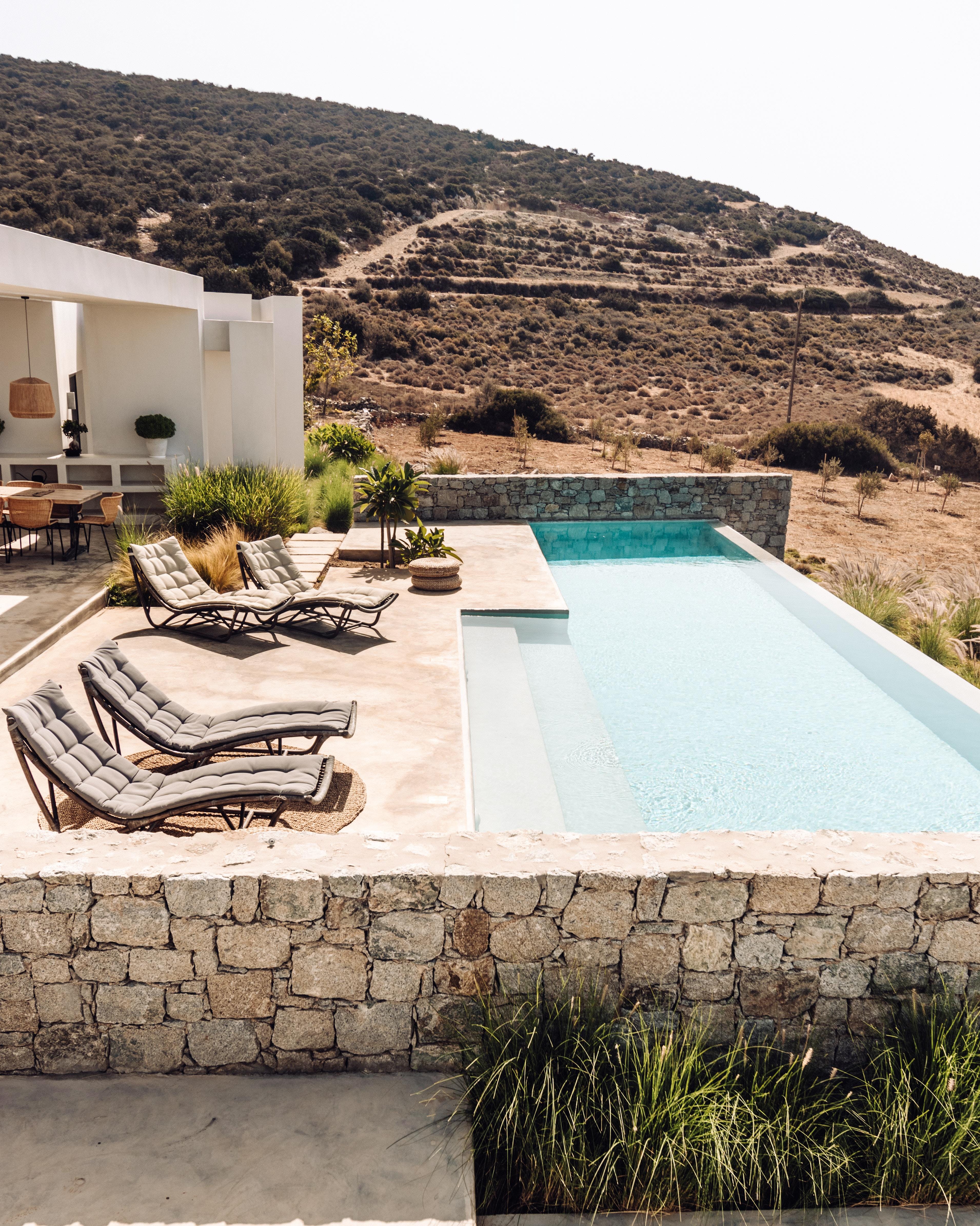 Villa Meltemi Vivlos: Luxury 3-Bedroom Apartment with Seaview and Pool, Naxos
