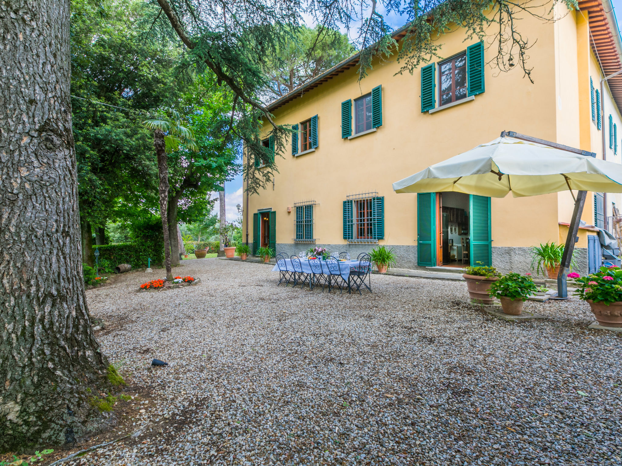 Villa Mercatale Pesa: Historic 5-Bedroom Tuscan Villa with Hot Tub and Garden in Chianti Wine Region