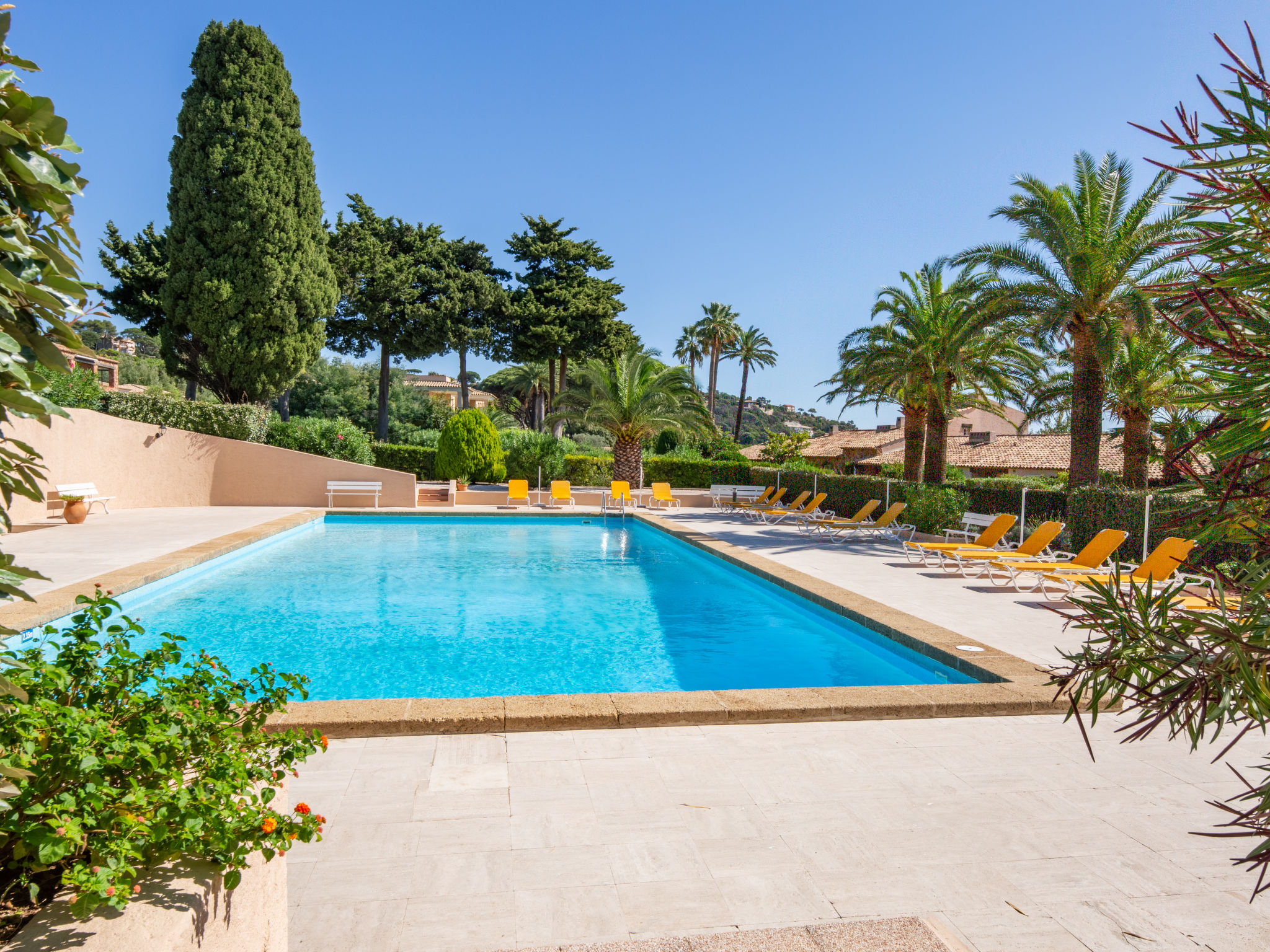 Villa Mistral Madrague: Stunning 3-Bedroom Beachfront Vacation Home with Sea Views and Pool Access in French Riviera