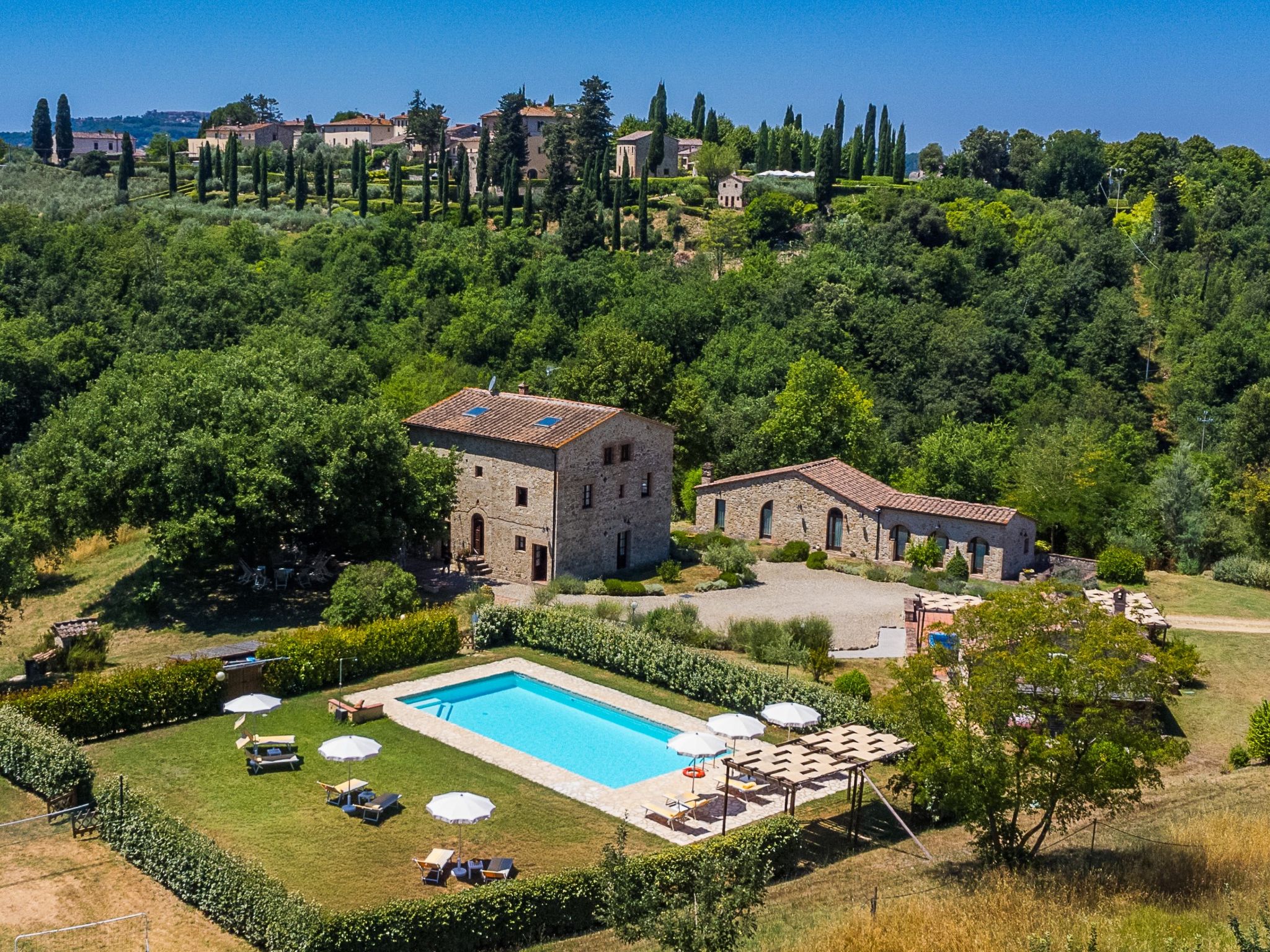 Villa Montagnola Elsa: Spacious 8-Bedroom Tuscan Villa with Private Pool and Panoramic Countryside Views