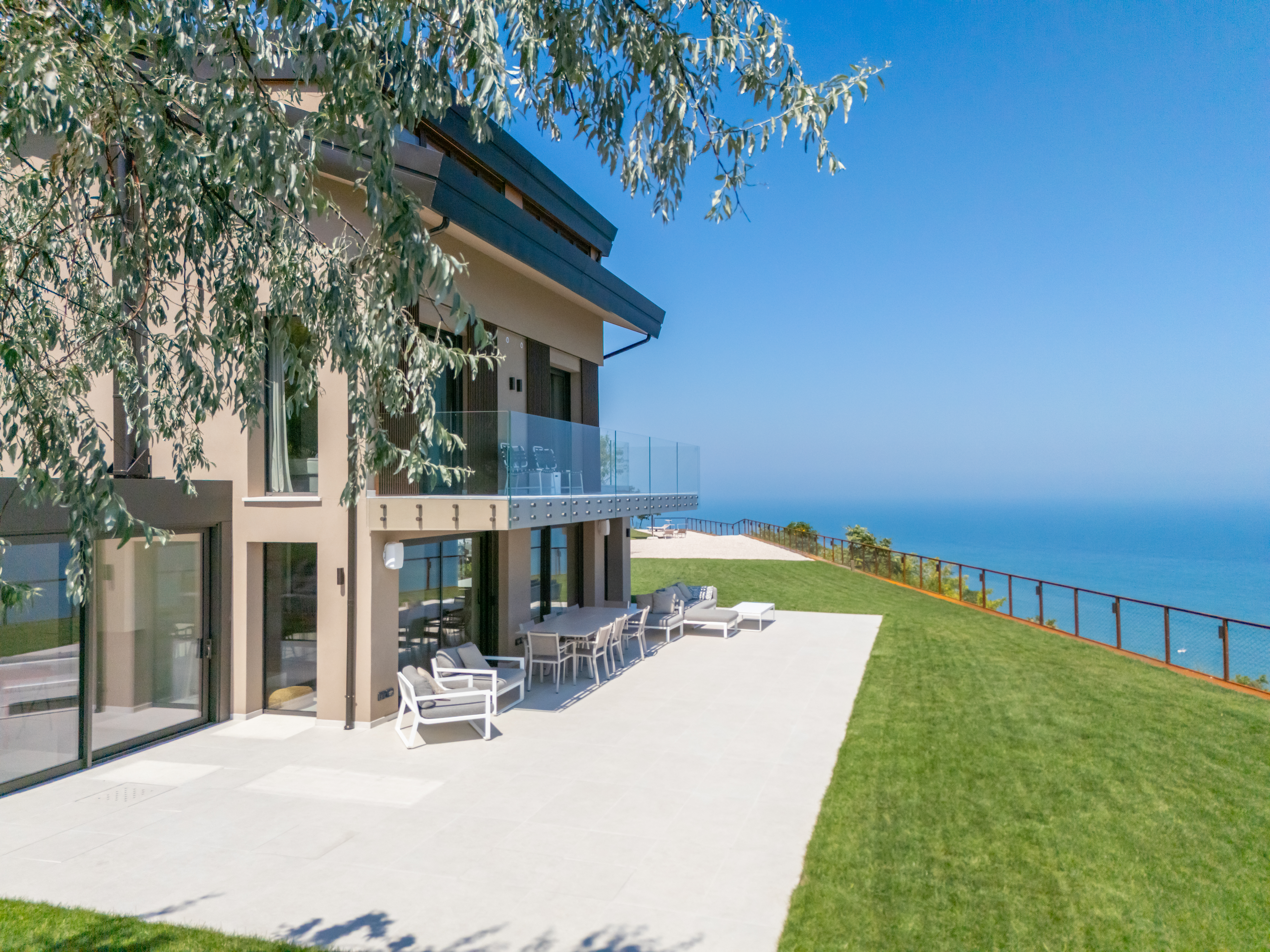 Villa Monte Conero: Spacious 4-Bedroom Villa with Pool, Marche