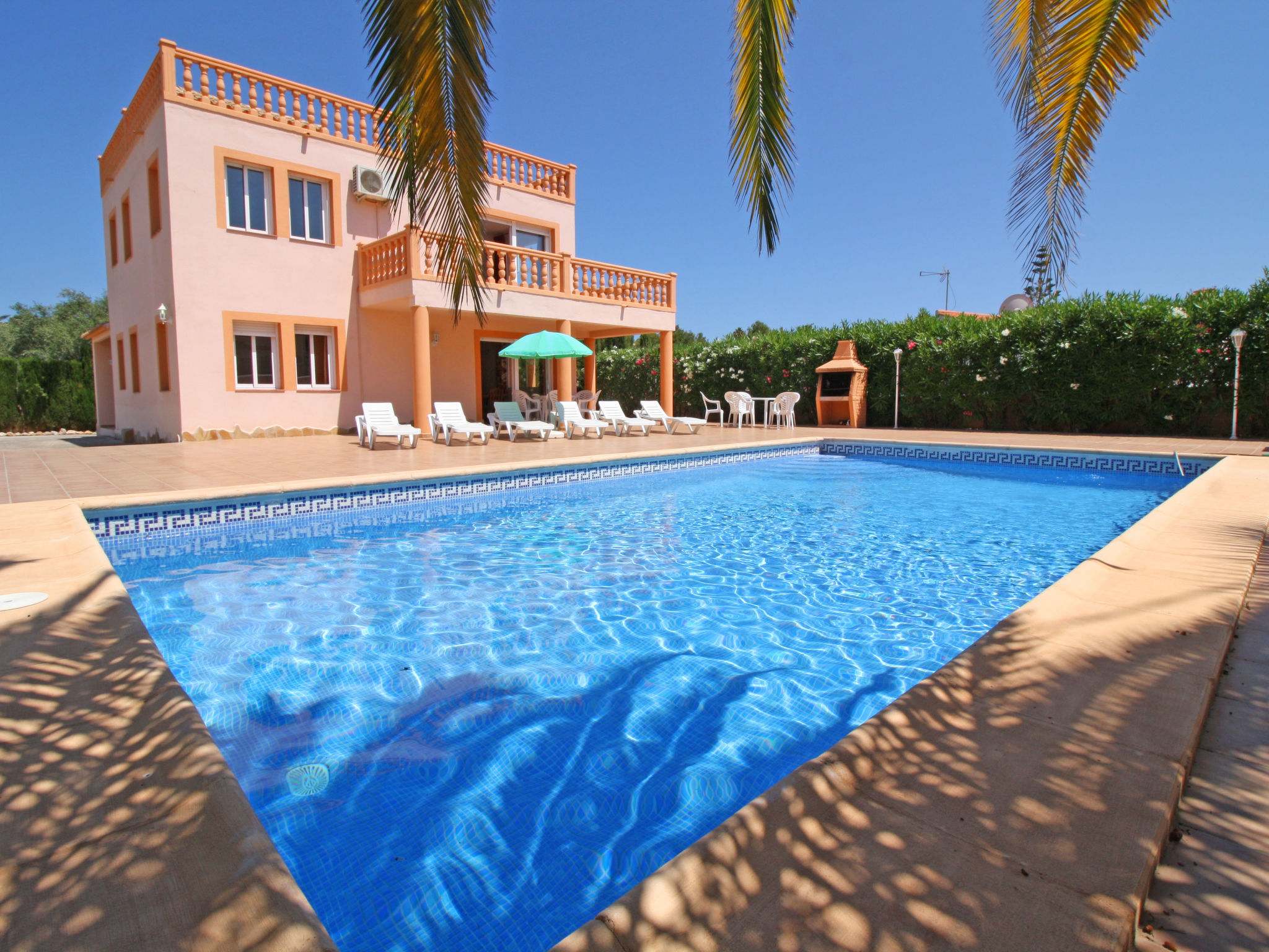 Villa Montgo Calpe: Spacious 5-Bedroom Family Villa with Private Pool and Mountain Access near Calpe Beach