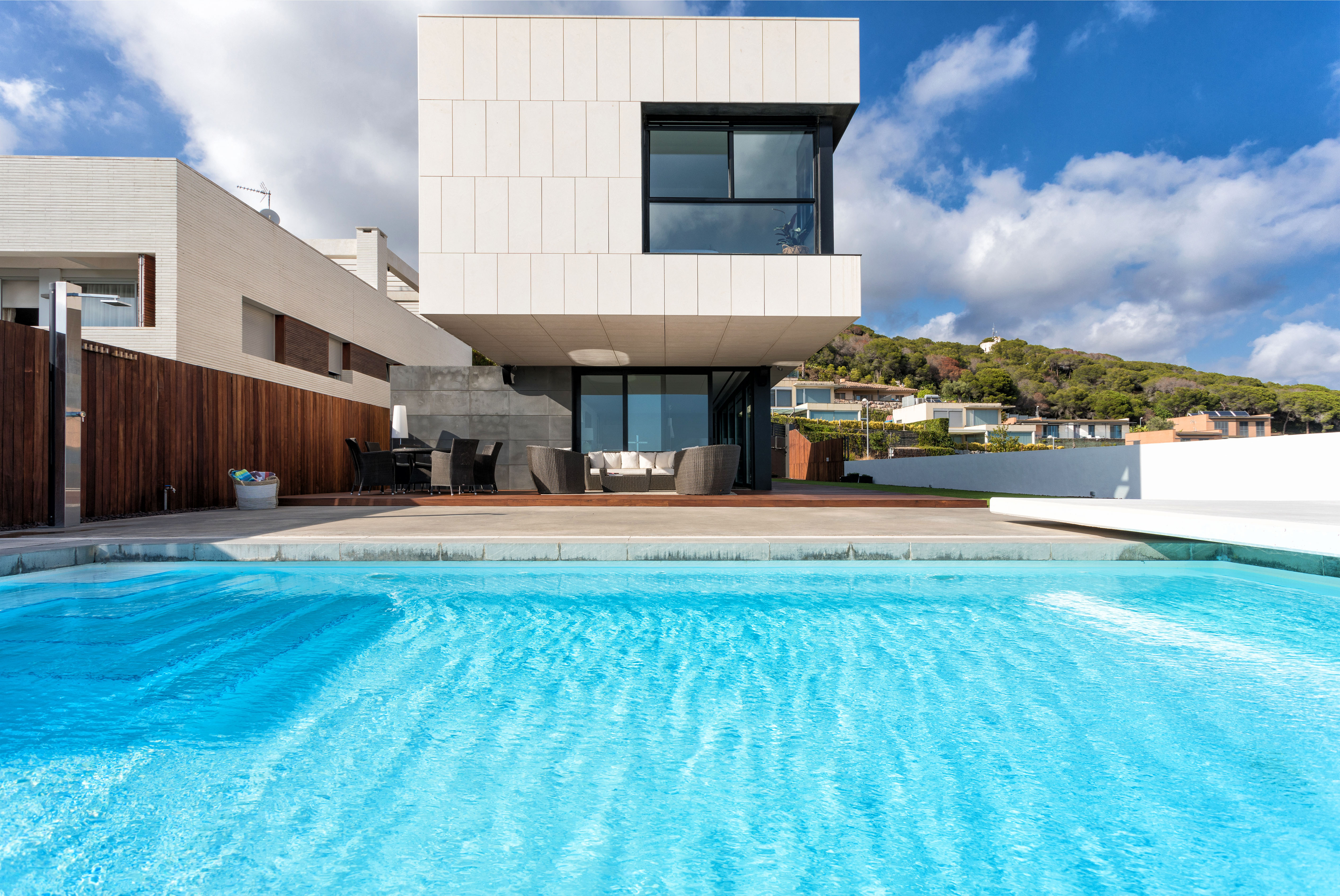 Villa Montnegre Mataró: 5-Bedroom Luxury Villa with Infinity Pool and Seaview, Barcelona