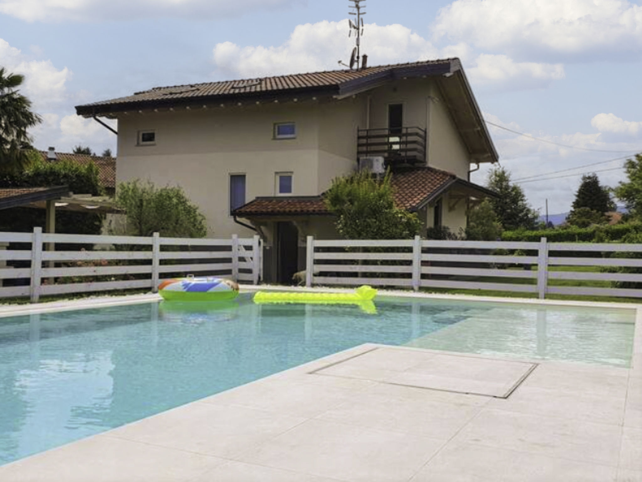 Villa Mornera Besozzo: Stunning 4-Bedroom Modern Villa with Private Pool and Hot Tub Near Lake Varese