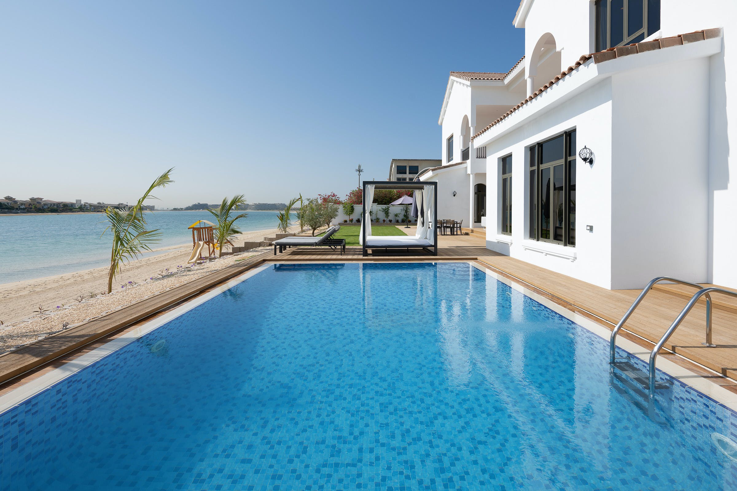Villa Nakheel Dubai: 6-Bedroom Luxury Apartment with Seaview and Pool, Palm Jumeirah