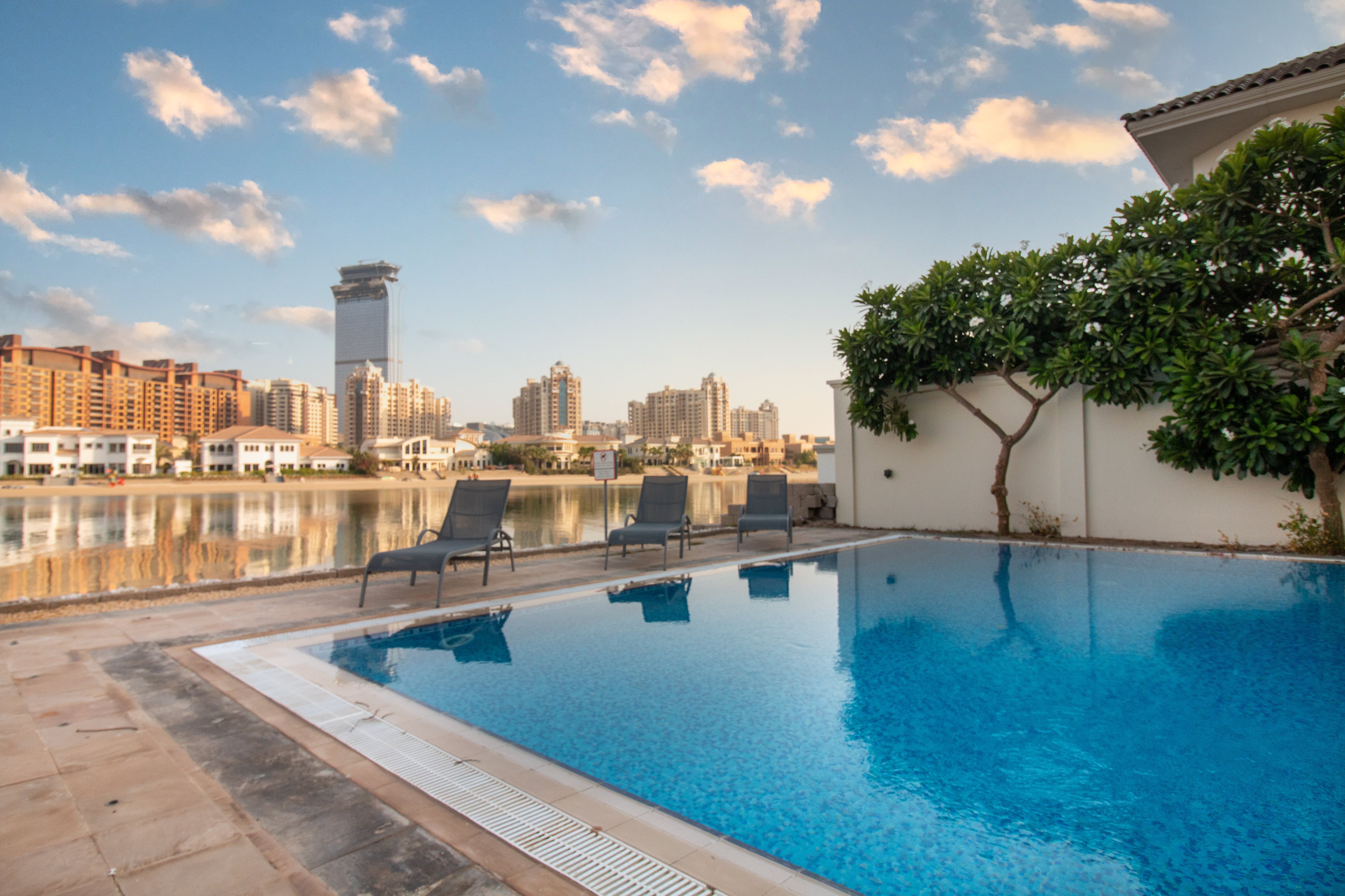 Villa Nakheel Jumeirah Palm Jumeirah: Elegant 5-Bedroom Luxury Villa with Private Pool, Palm Jumeirah