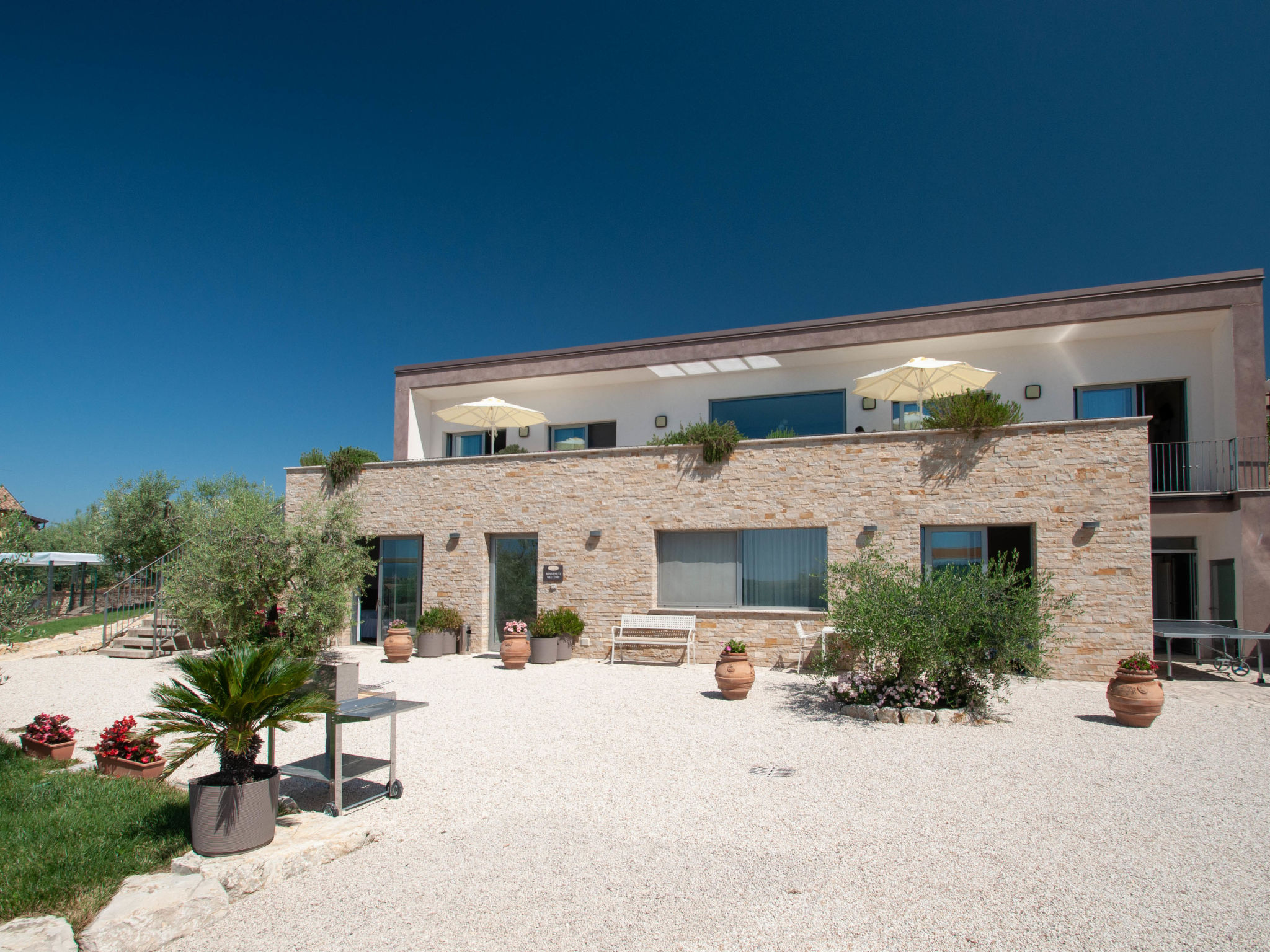 Villa Narnese Todi: Spacious 6-Bedroom Modern Villa with Private Pool in Umbrian Countryside Italy