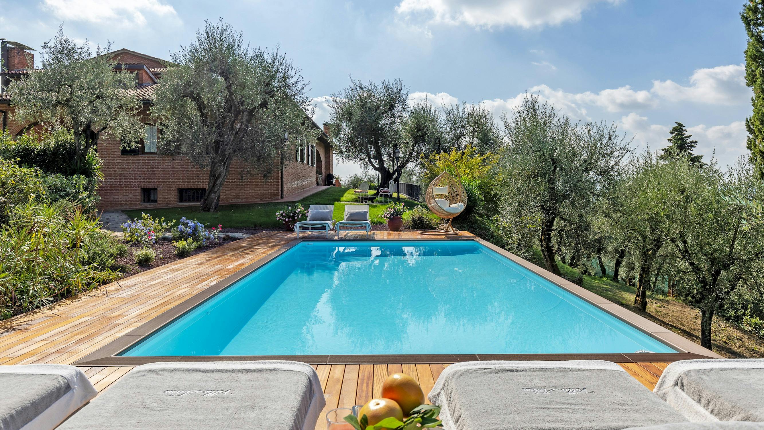 Villa Nievole Tuscany: Luxury 4-Bedroom Villa with Pool, Tuscany Countryside