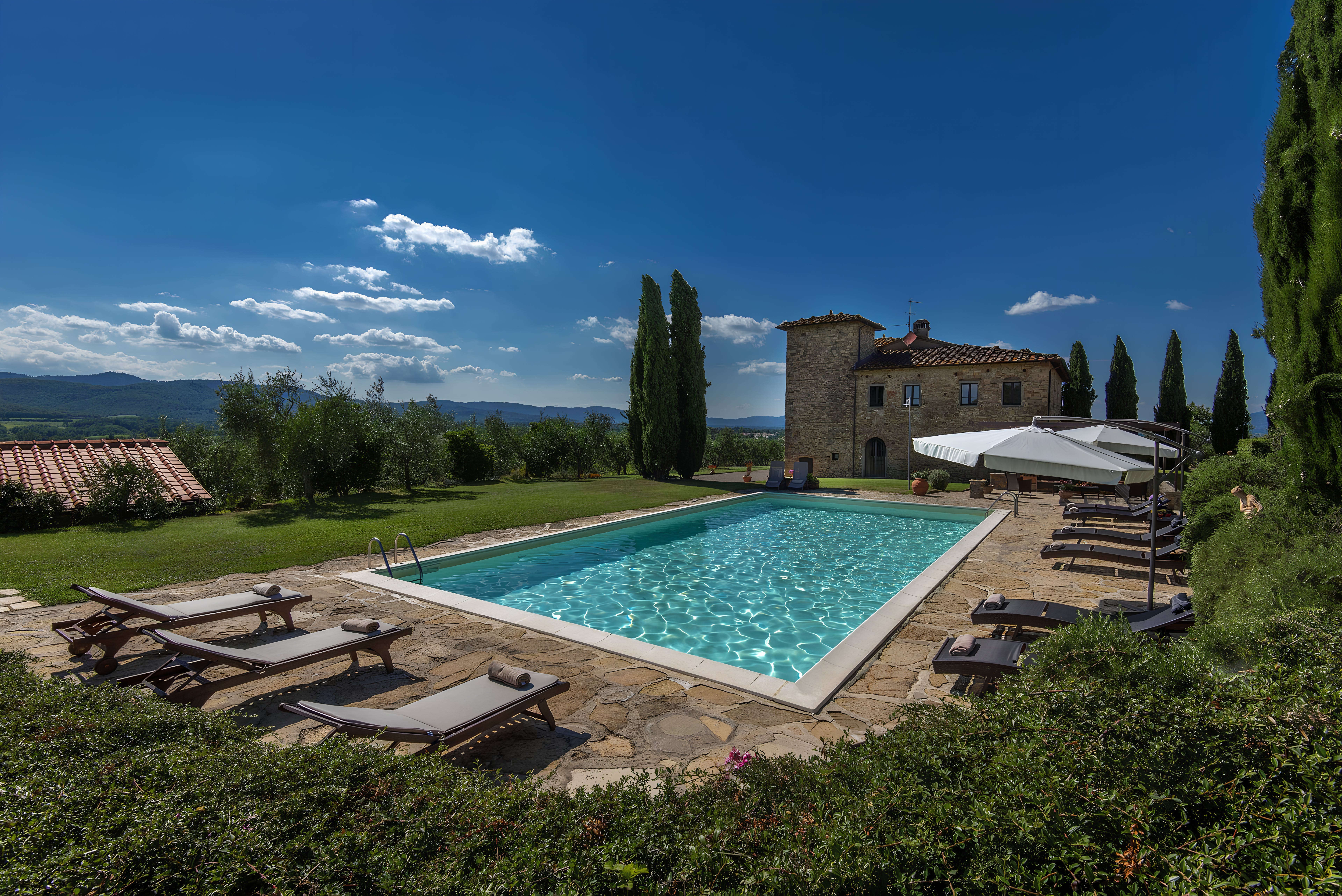 Villa Oliveto Lucignano: Luxury 8-Bedroom Villa with Pool and Sauna, Val di Chiana